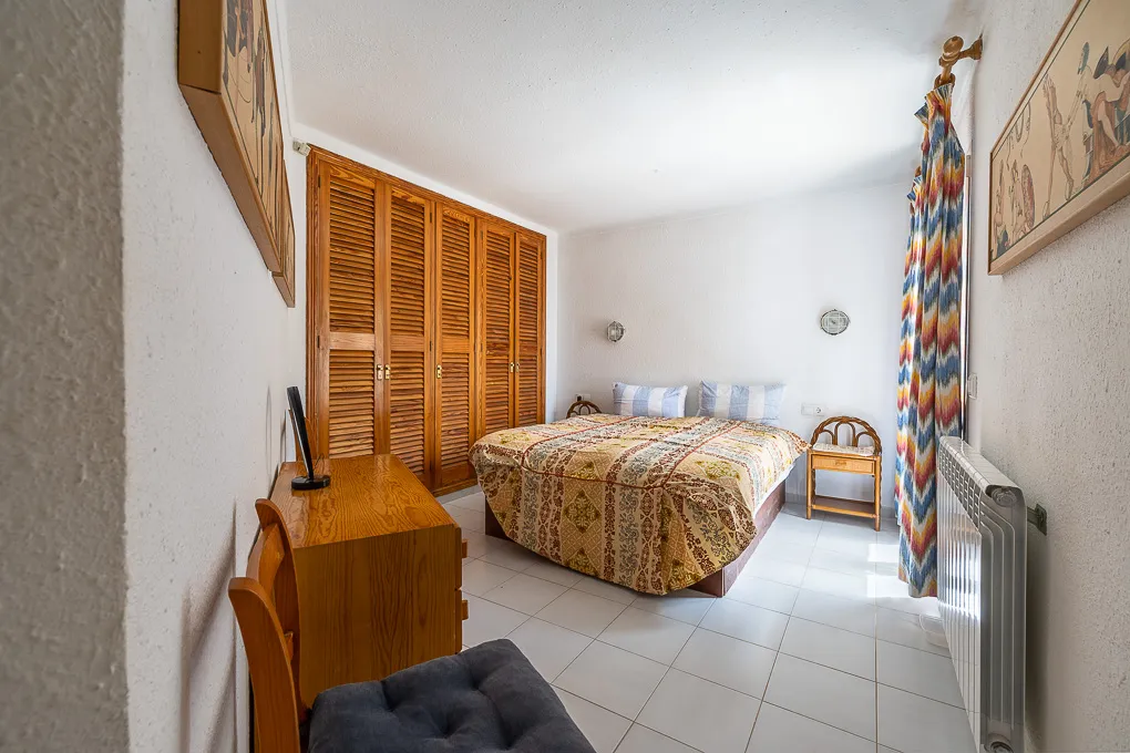 Villa i første række til renovering i Cala Pi-7