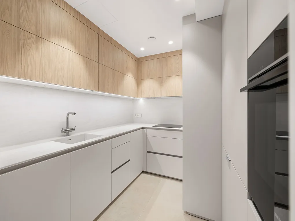 First-time occupancy, modern apartment with balcony, terrace, elevator and parking near San Nicolas-5