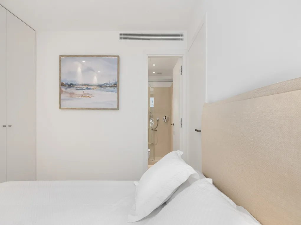 First-time occupancy, modern apartment with balcony, terrace, elevator and parking near San Nicolas-11
