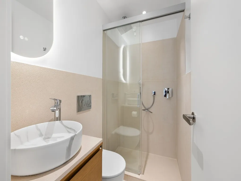 First-time occupancy, modern apartment with balcony, terrace, elevator and parking near San Nicolas-12