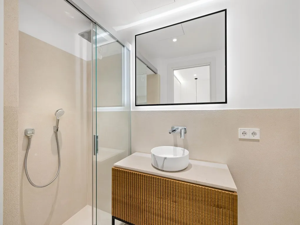 First-time occupancy, modern apartment with balcony, terrace, elevator and parking near San Nicolas-9
