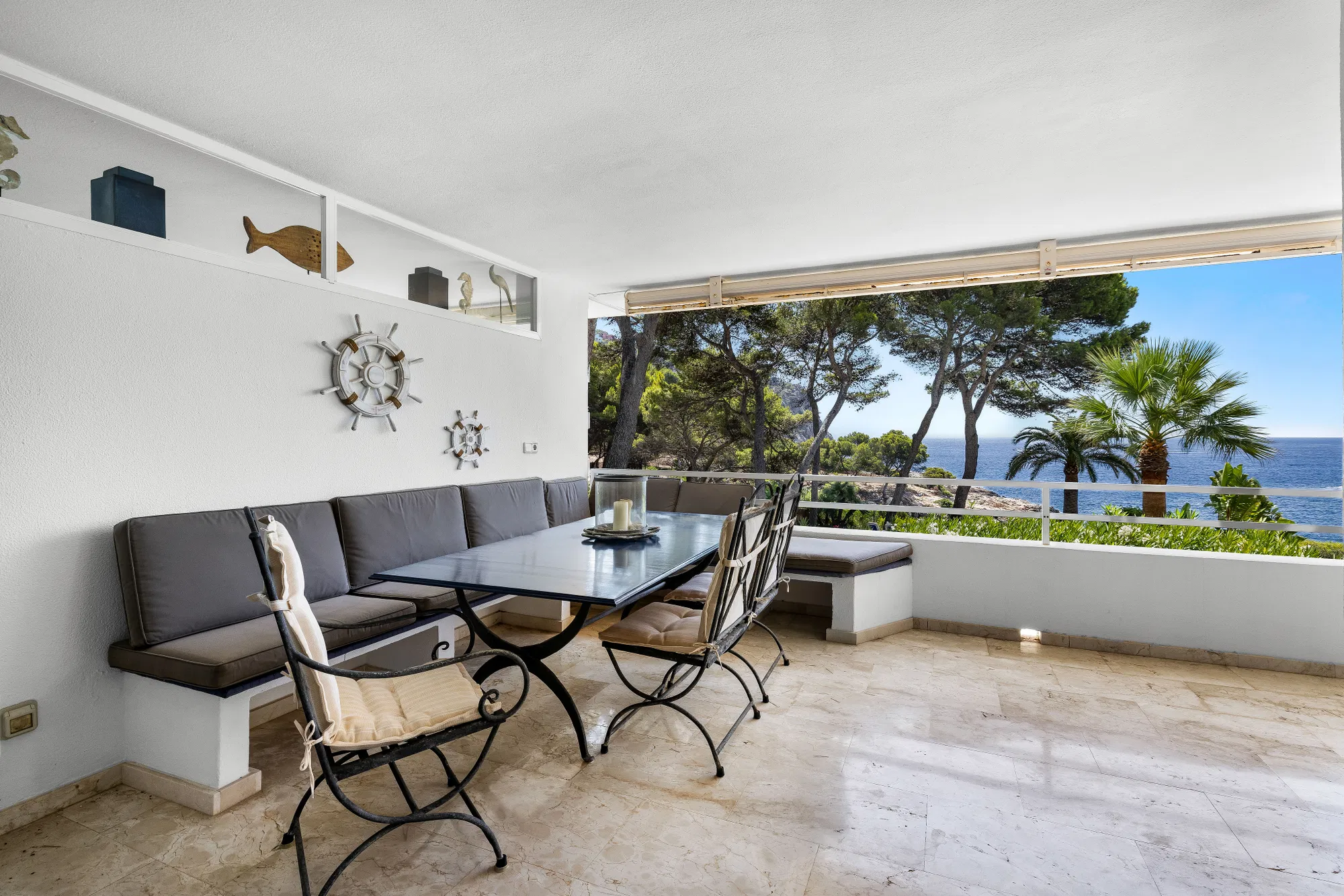 Apartment on the seafront with direct sea access in Port d'Andratx-15