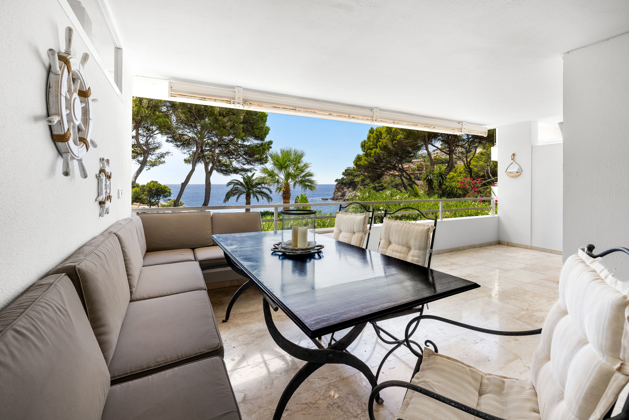 Apartment on the seafront with direct sea access in Port d'Andratx-12