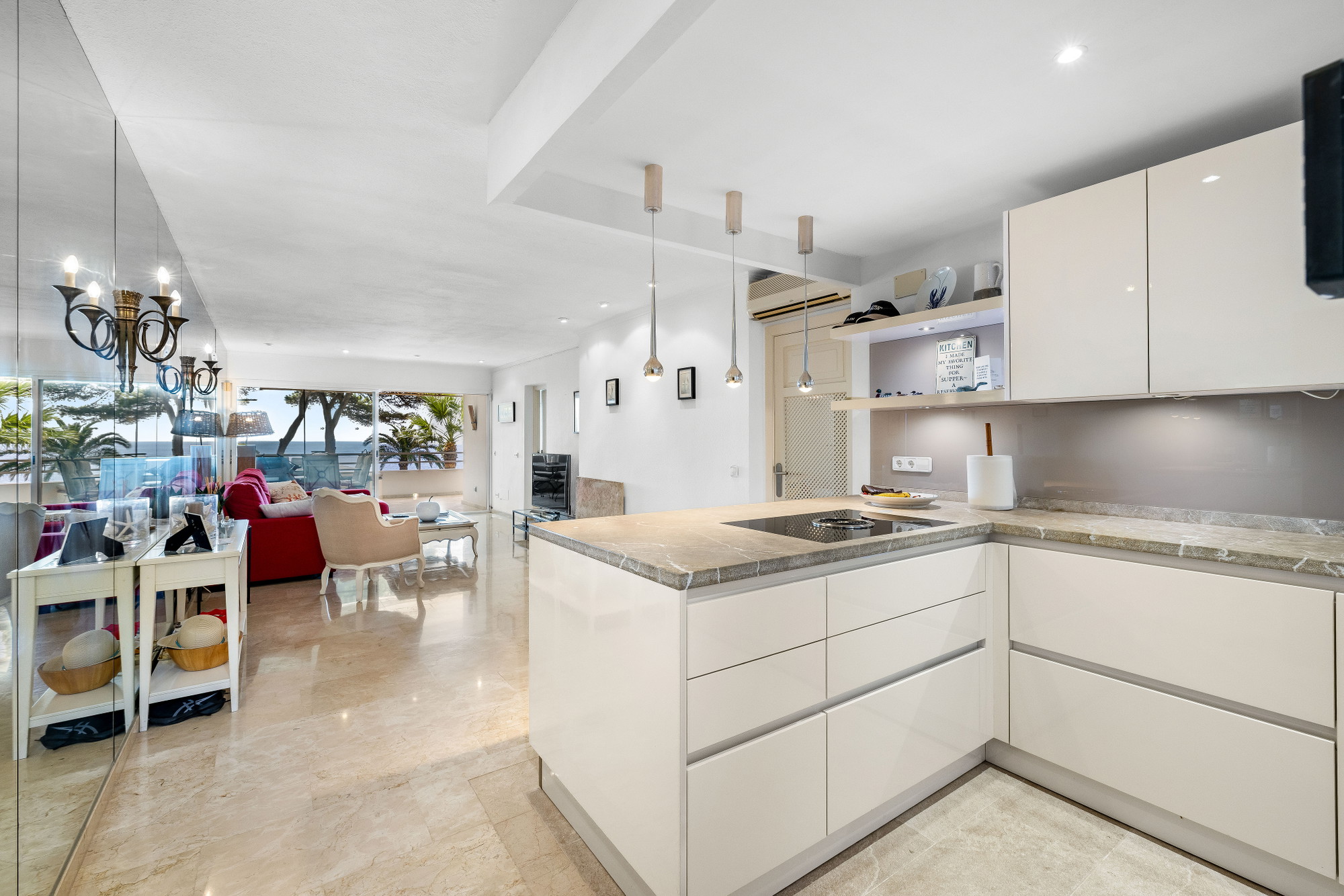 Apartment on the seafront with direct sea access in Port d'Andratx-3