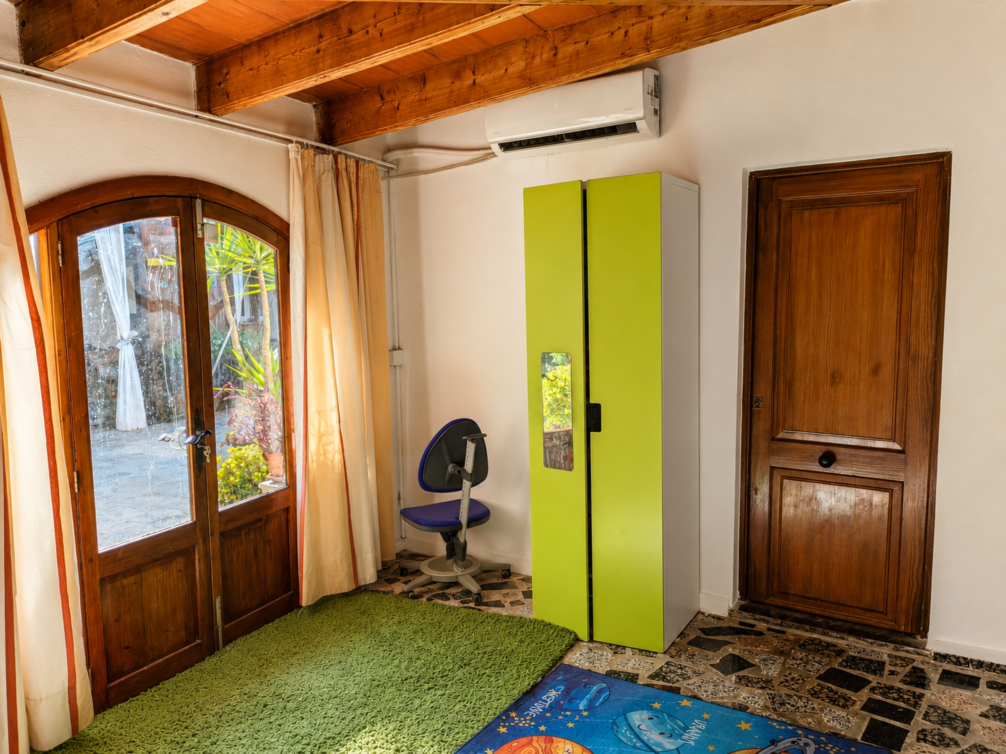 Self-Sufficient Finca Haven with Guest House, Saltwater Pool & Absolute Natural Idyll near Algaida-9