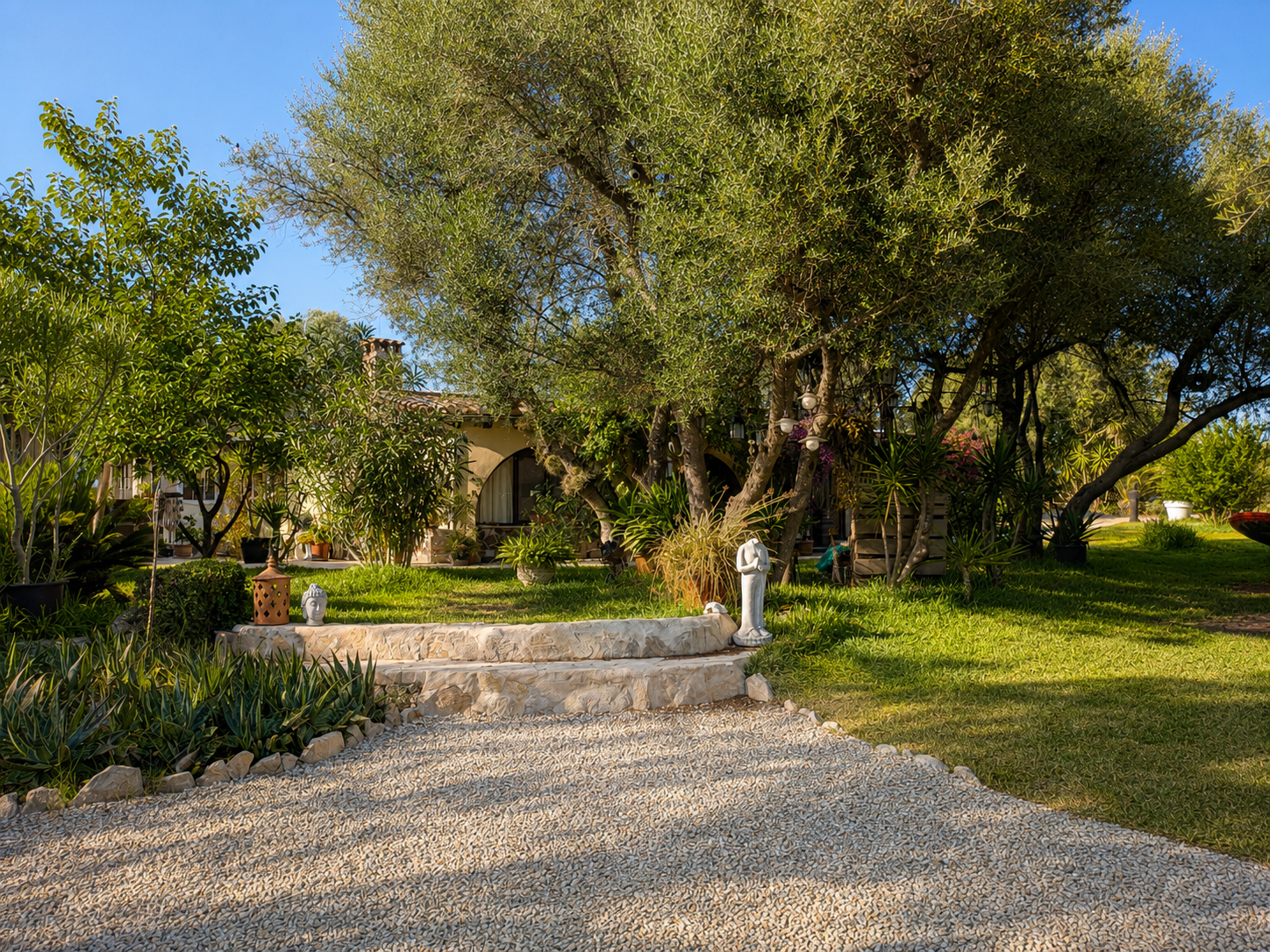 Self-Sufficient Finca Haven with Guest House, Saltwater Pool & Absolute Natural Idyll near Algaida-28