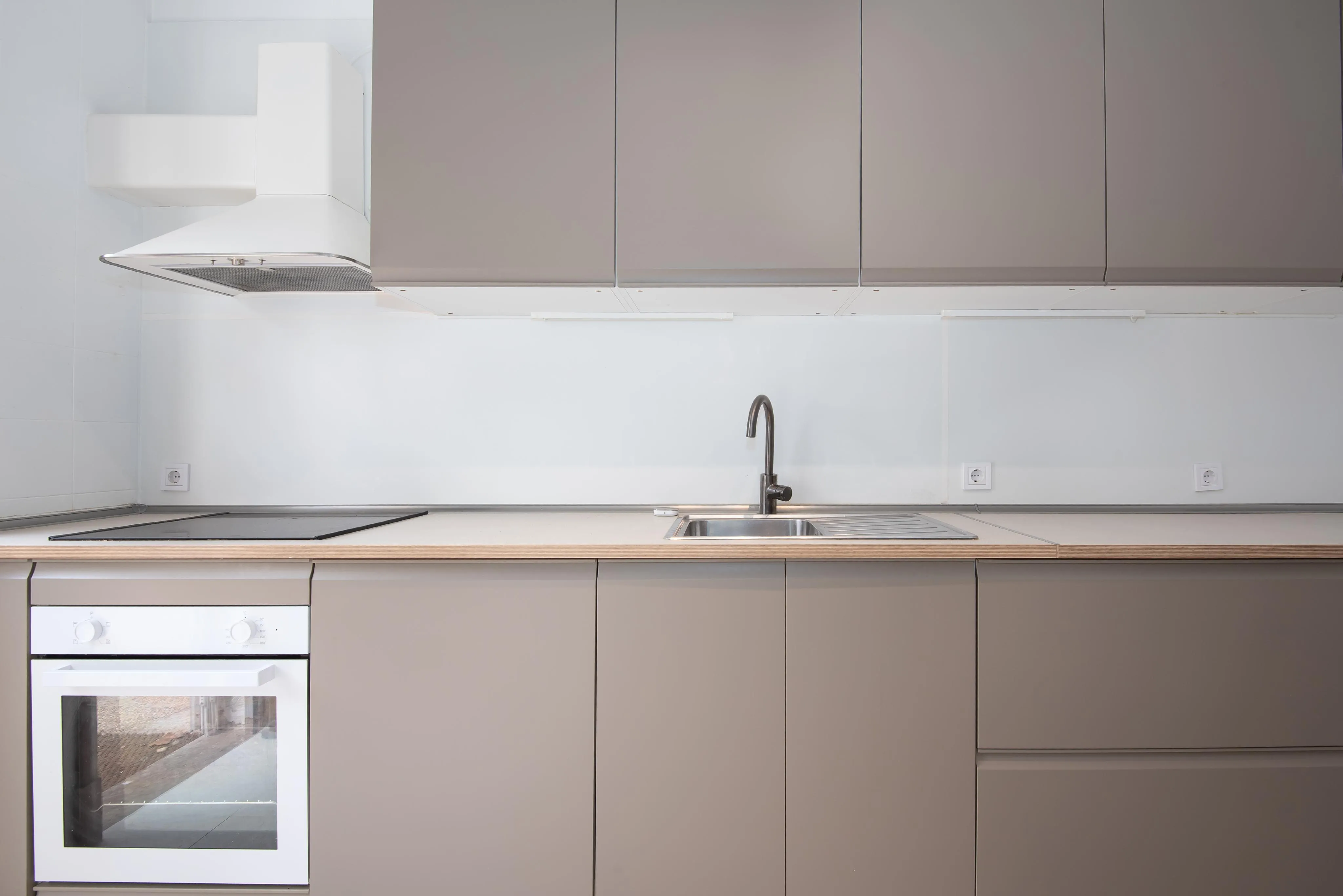 Stunning semi-detached house close to the sea with pool and ETV license-8