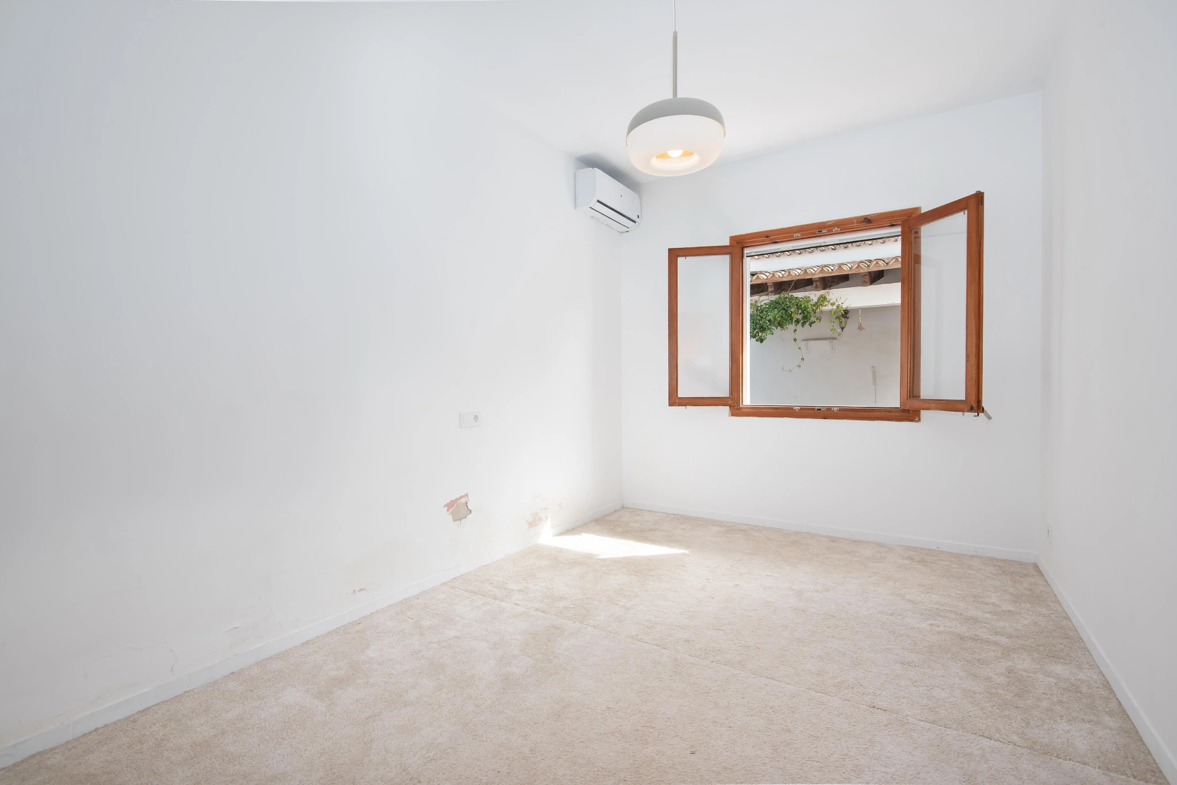 Stunning semi-detached house close to the sea with pool and ETV license-9