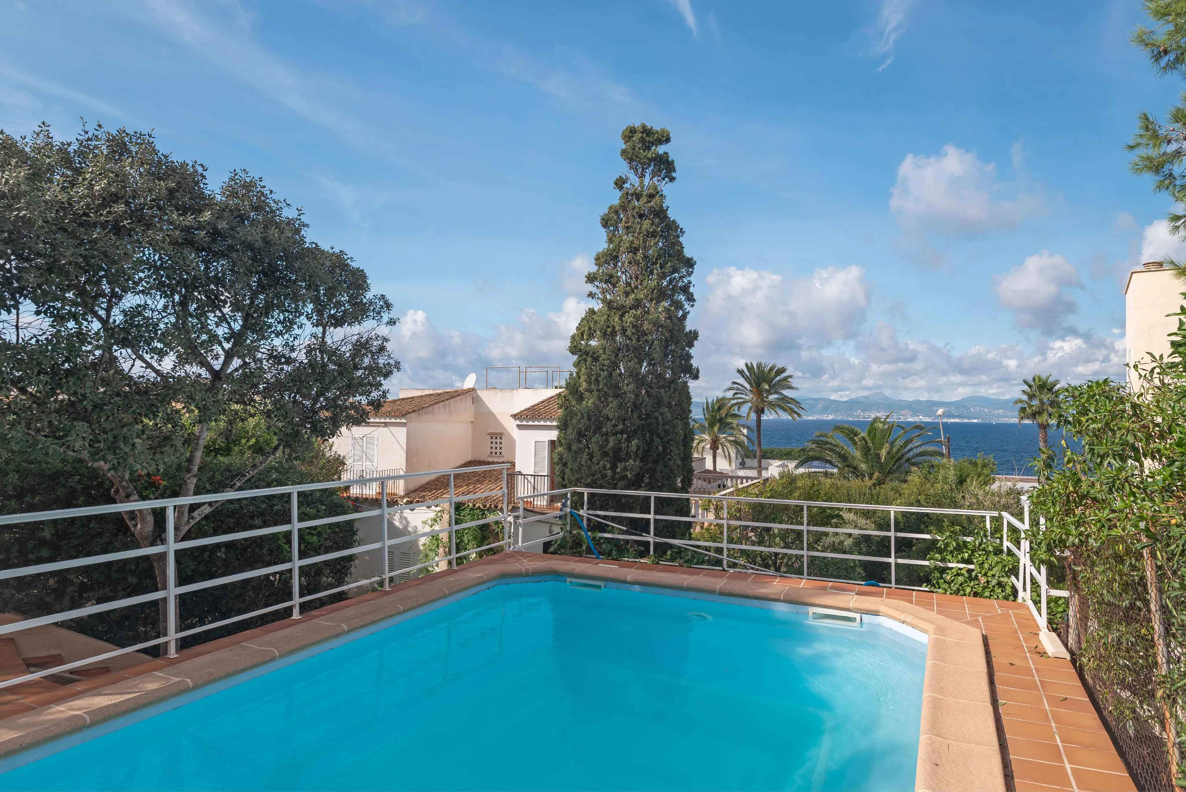 Stunning semi-detached house close to the sea with pool and ETV license-16