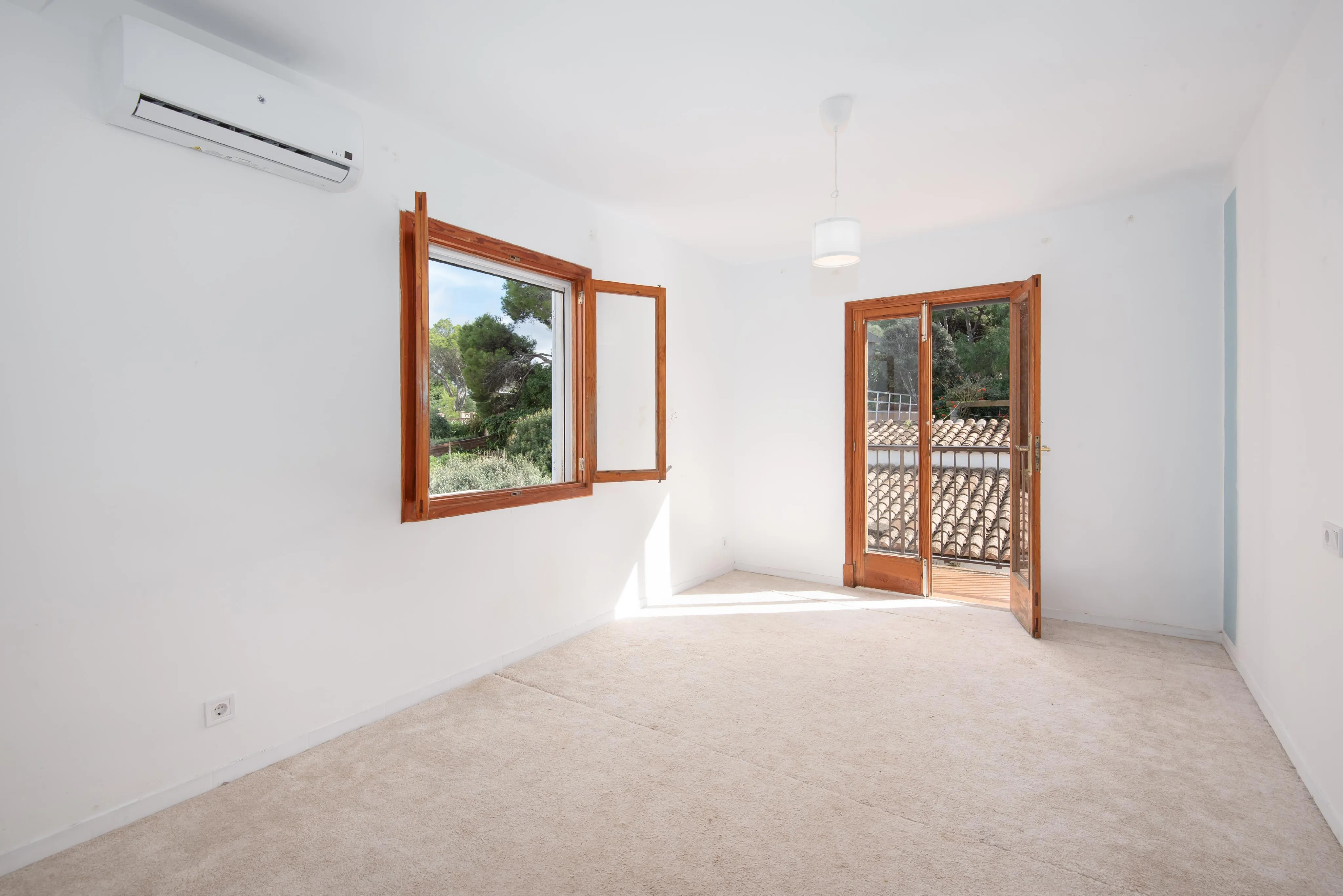 Stunning semi-detached house close to the sea with pool and ETV license-10