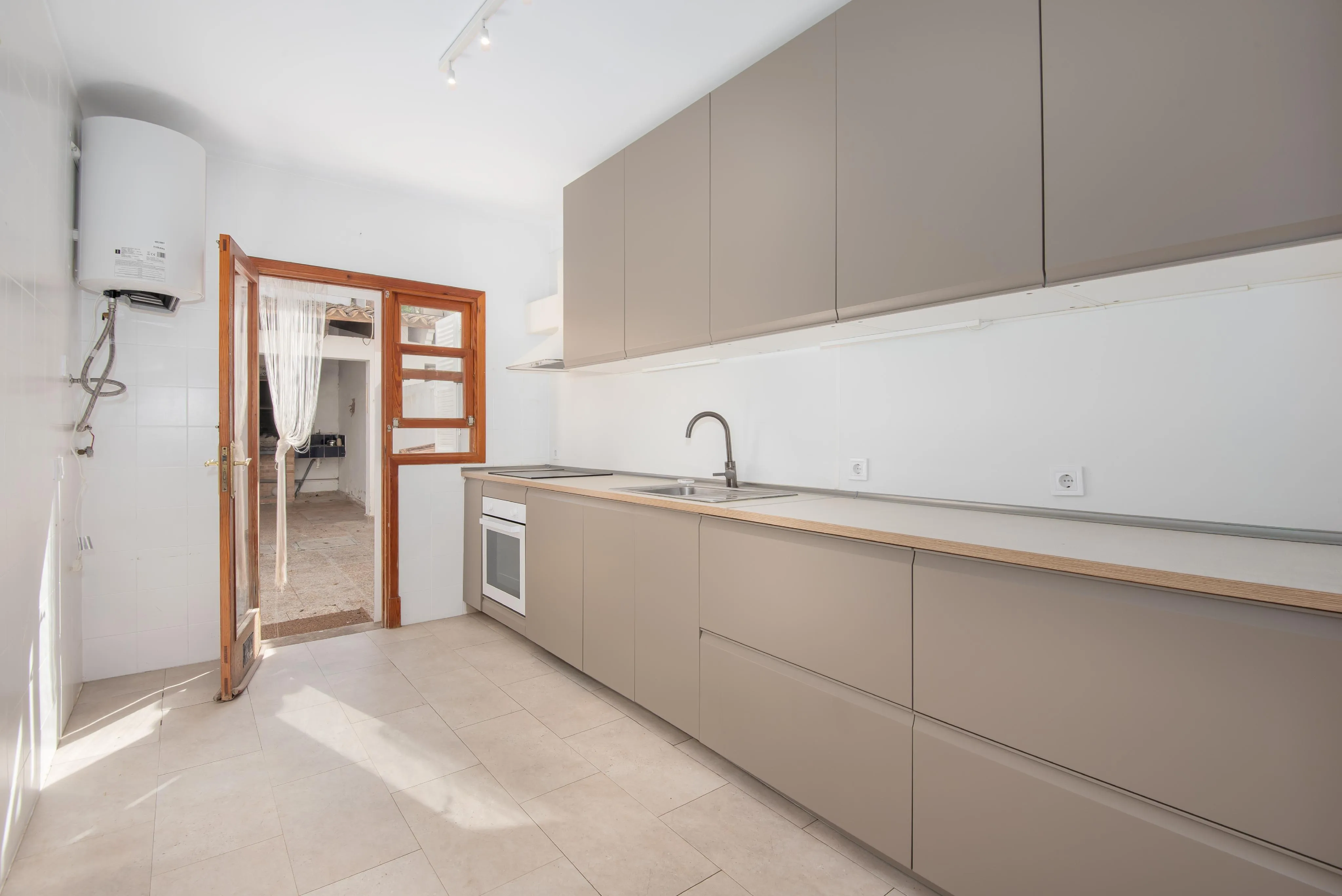 Stunning semi-detached house close to the sea with pool and ETV license-7