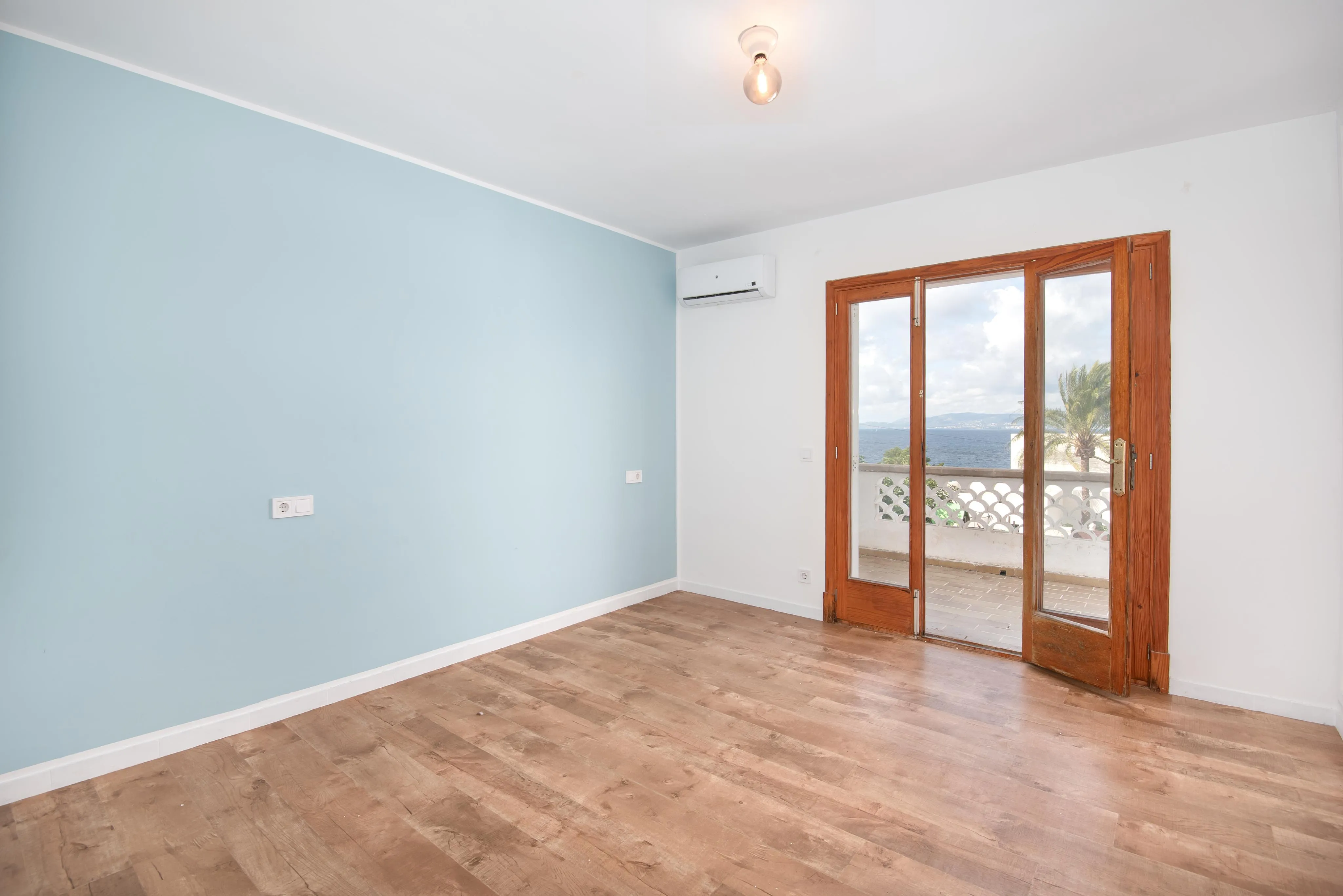 Stunning semi-detached house close to the sea with pool and ETV license-11