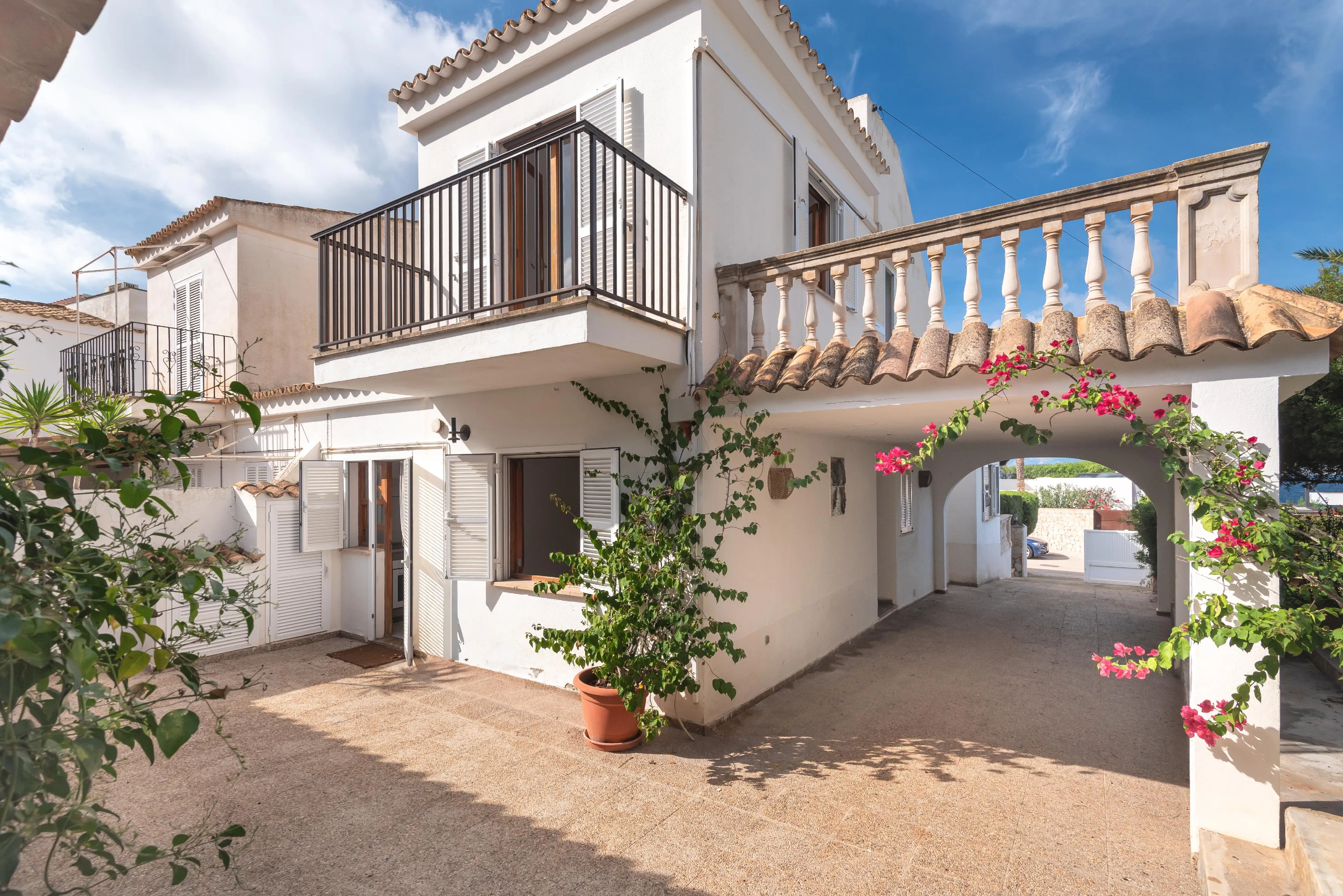 Stunning semi-detached house close to the sea with pool and ETV license-1