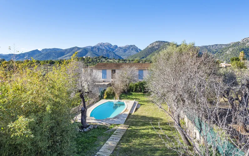 Maison de village rénovée avec style à la périphérie de Campanet