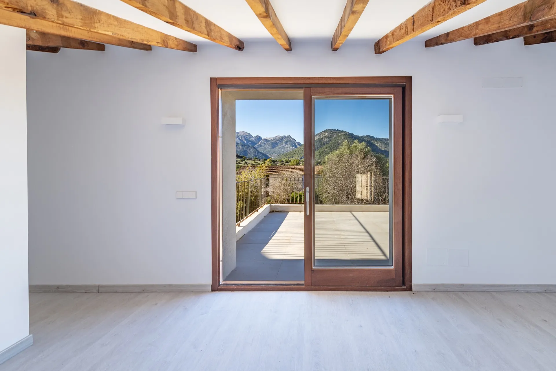 Stylishly refurbished townhouse on the outskirts of Campanet-11