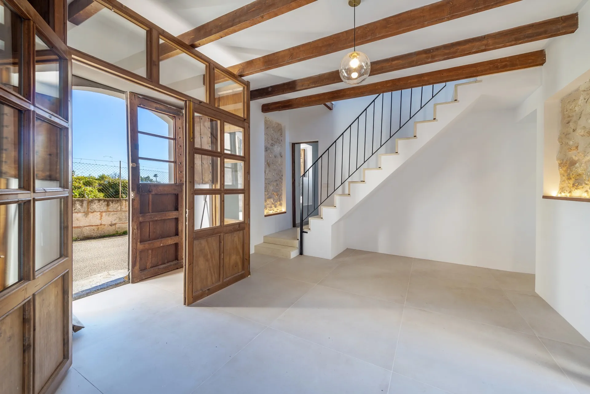 Casa di città elegantemente ristrutturata alla periferia di Campanet-5