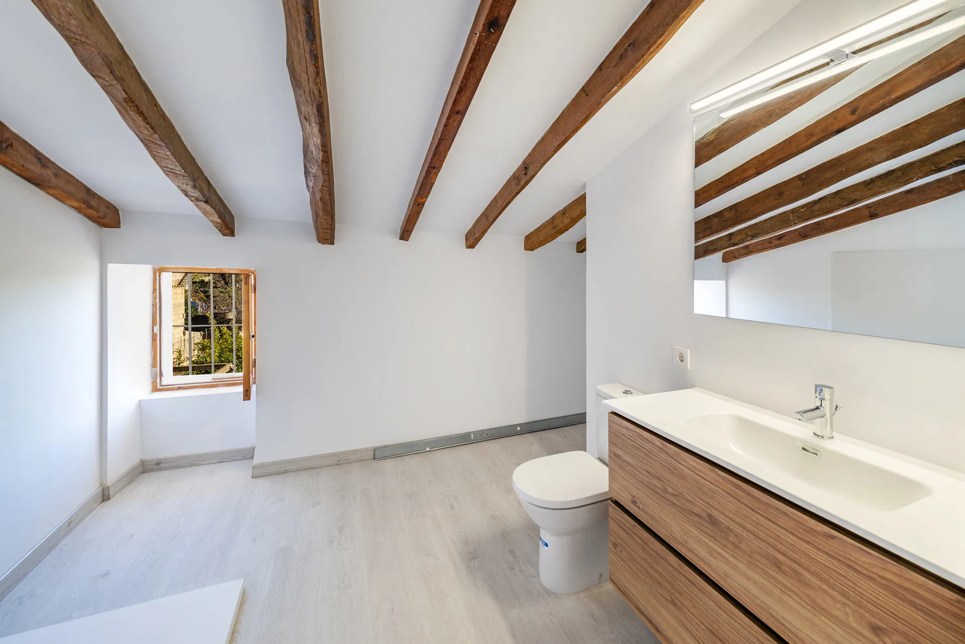 Stylishly refurbished townhouse on the outskirts of Campanet-10