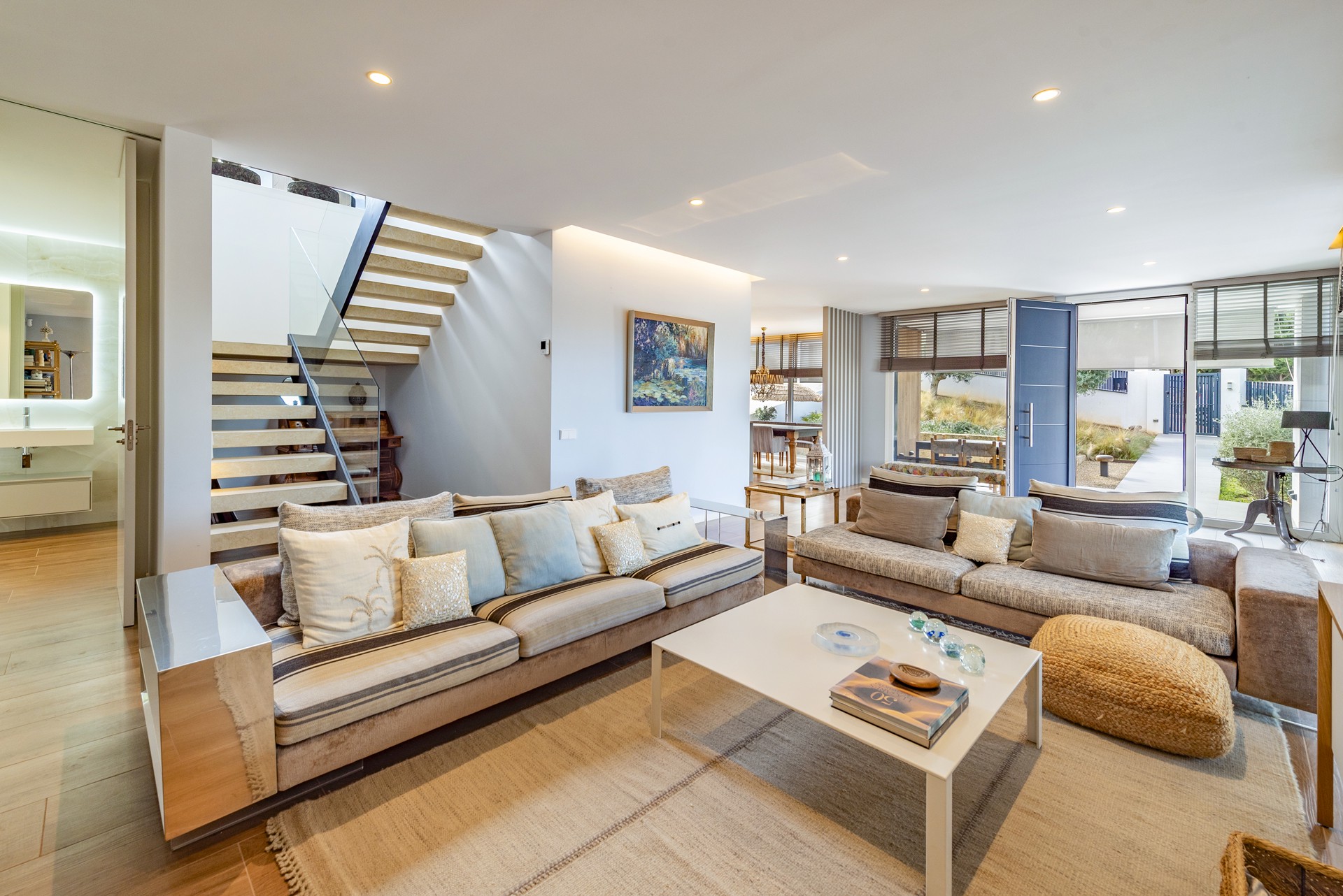 In topconditie, supermodern huis met uitzicht op zee.-2