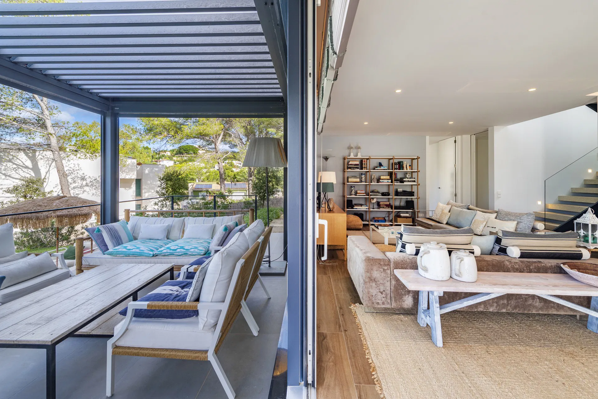 In topconditie, supermodern huis met uitzicht op zee.-6