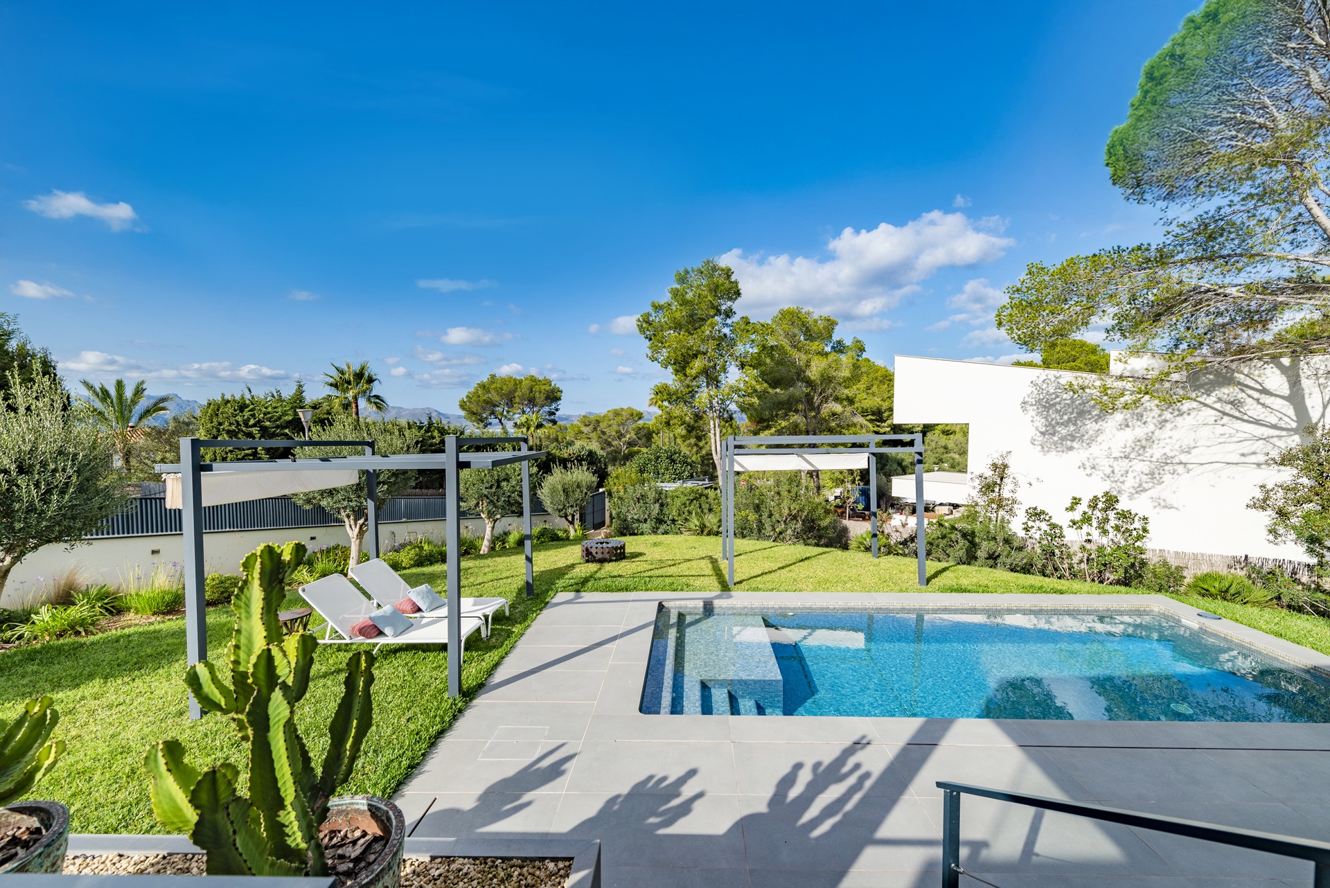 In Top-Zustand, super modernes Zuhause mit Meerblick