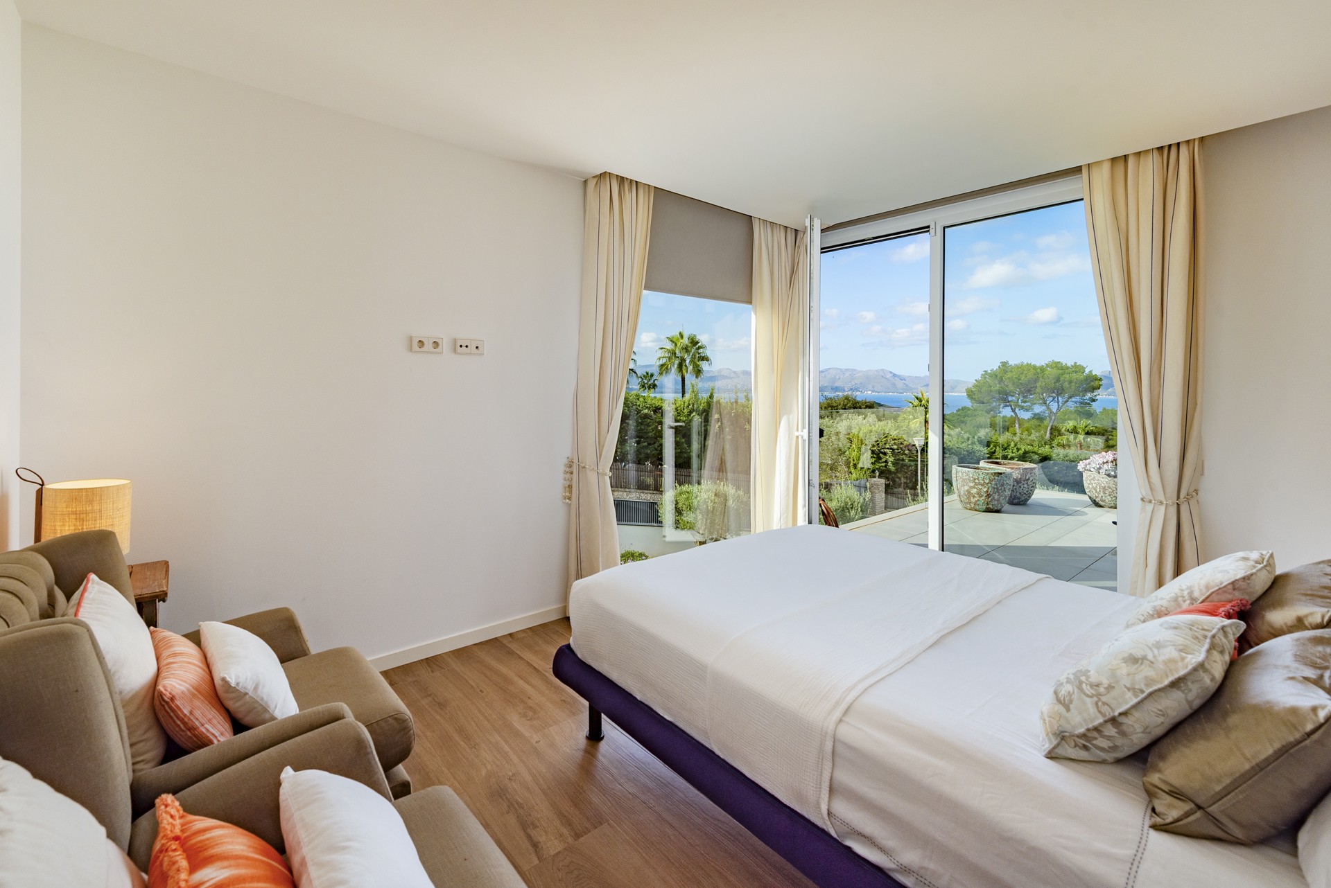 In topconditie, supermodern huis met uitzicht op zee.-15