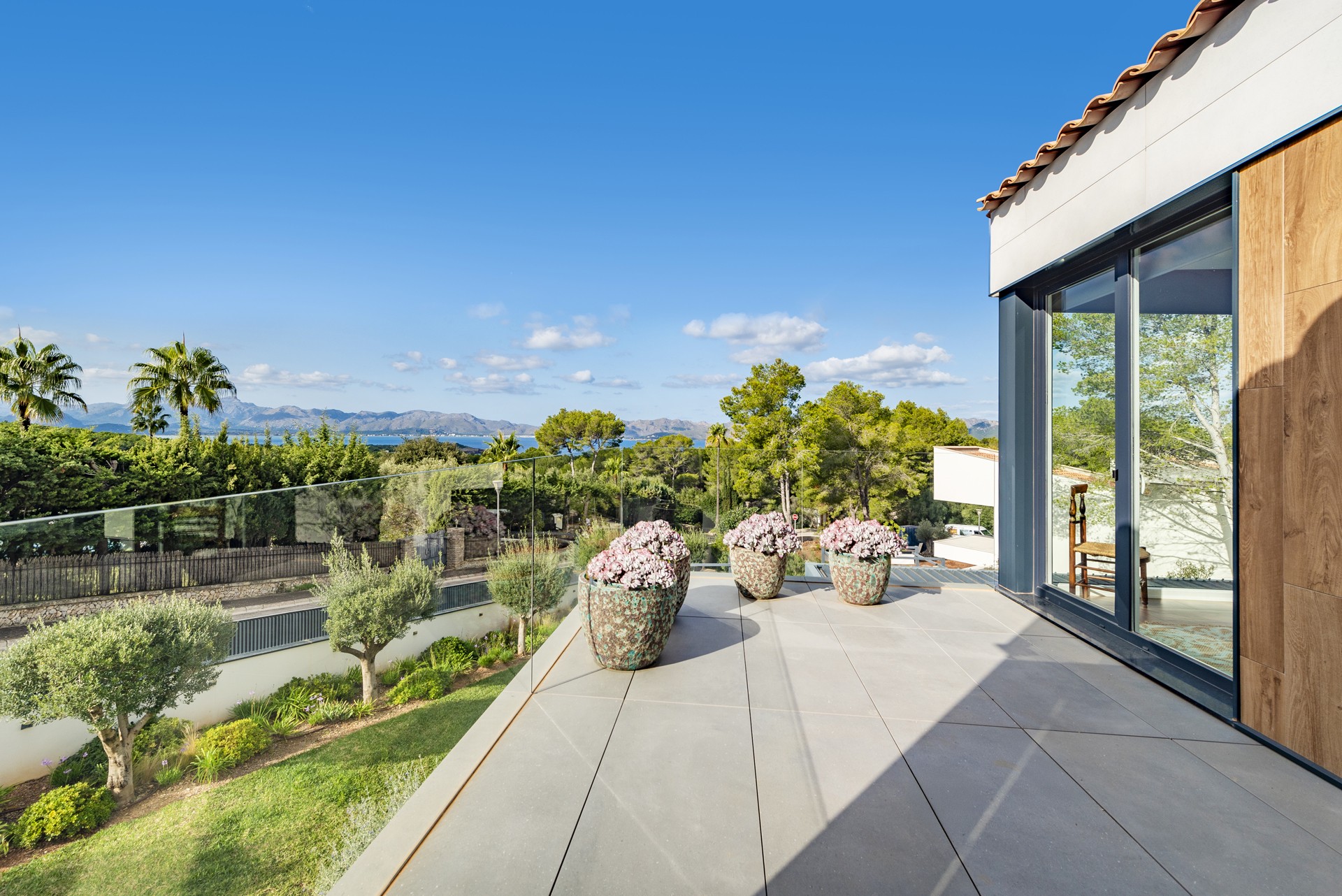 In topconditie, supermodern huis met uitzicht op zee.-21