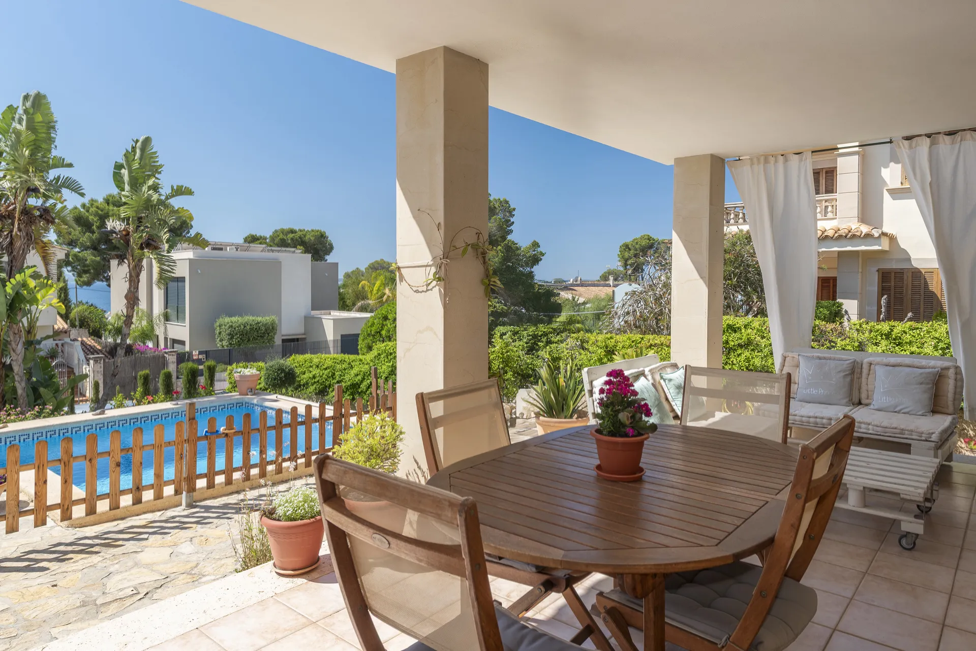 Adosado con vistas al mar, piscina y garaje – cerca del campo de golf y la playa en Alcanada, Mallorca-3