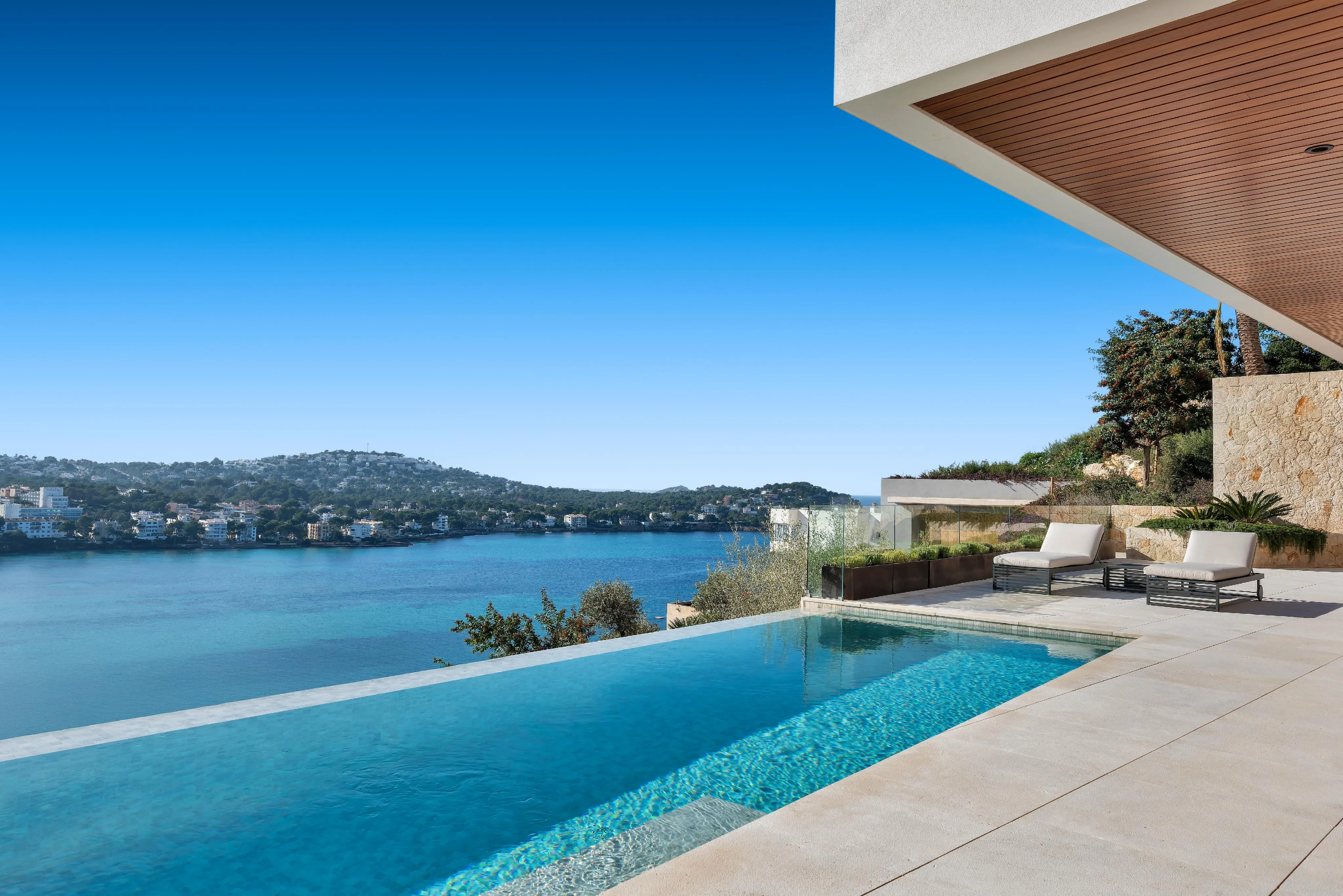 Vila de nova construcció amb inigualables vistes panoràmiques a la mar-1