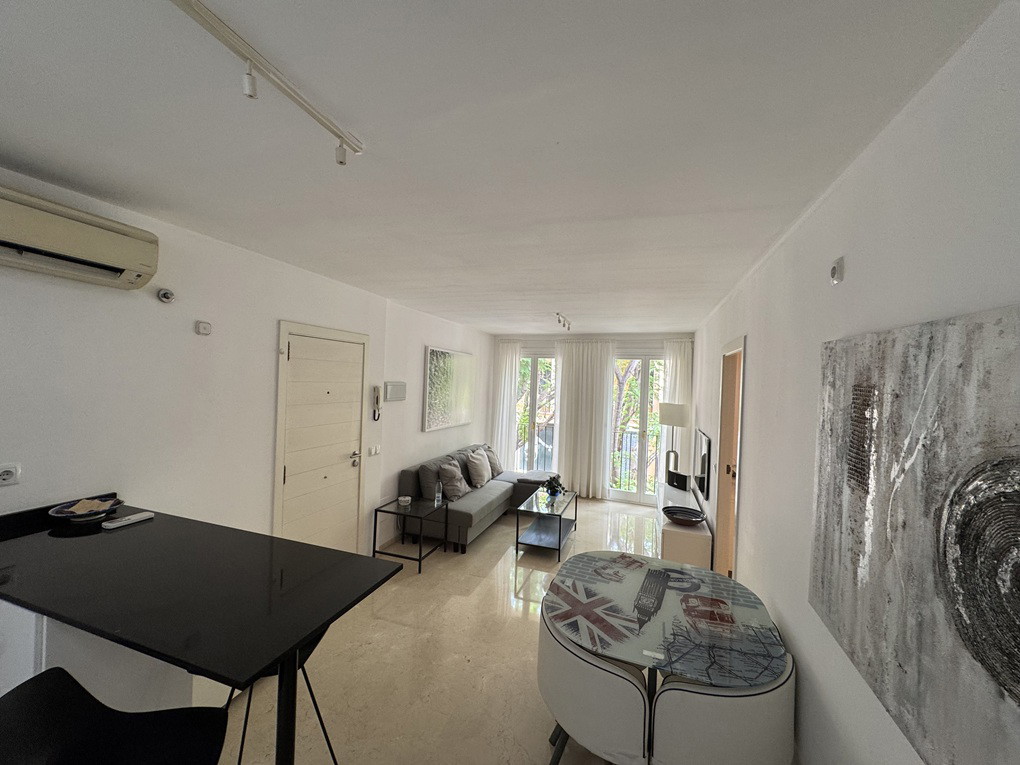 Moderne pied-à-terre med en udsøgt beliggenhed i den gamle bydel