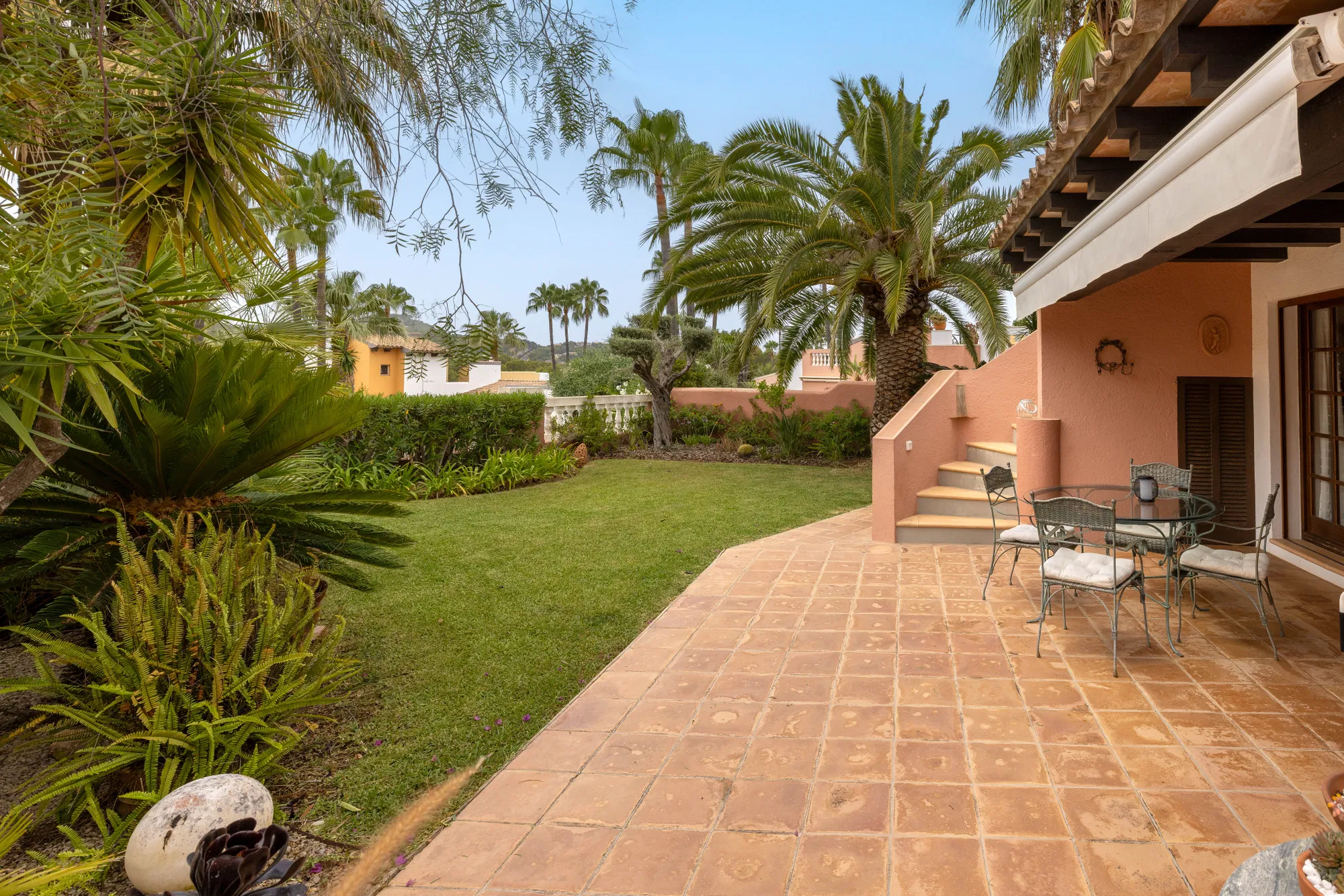 Beautiful finca in community-23