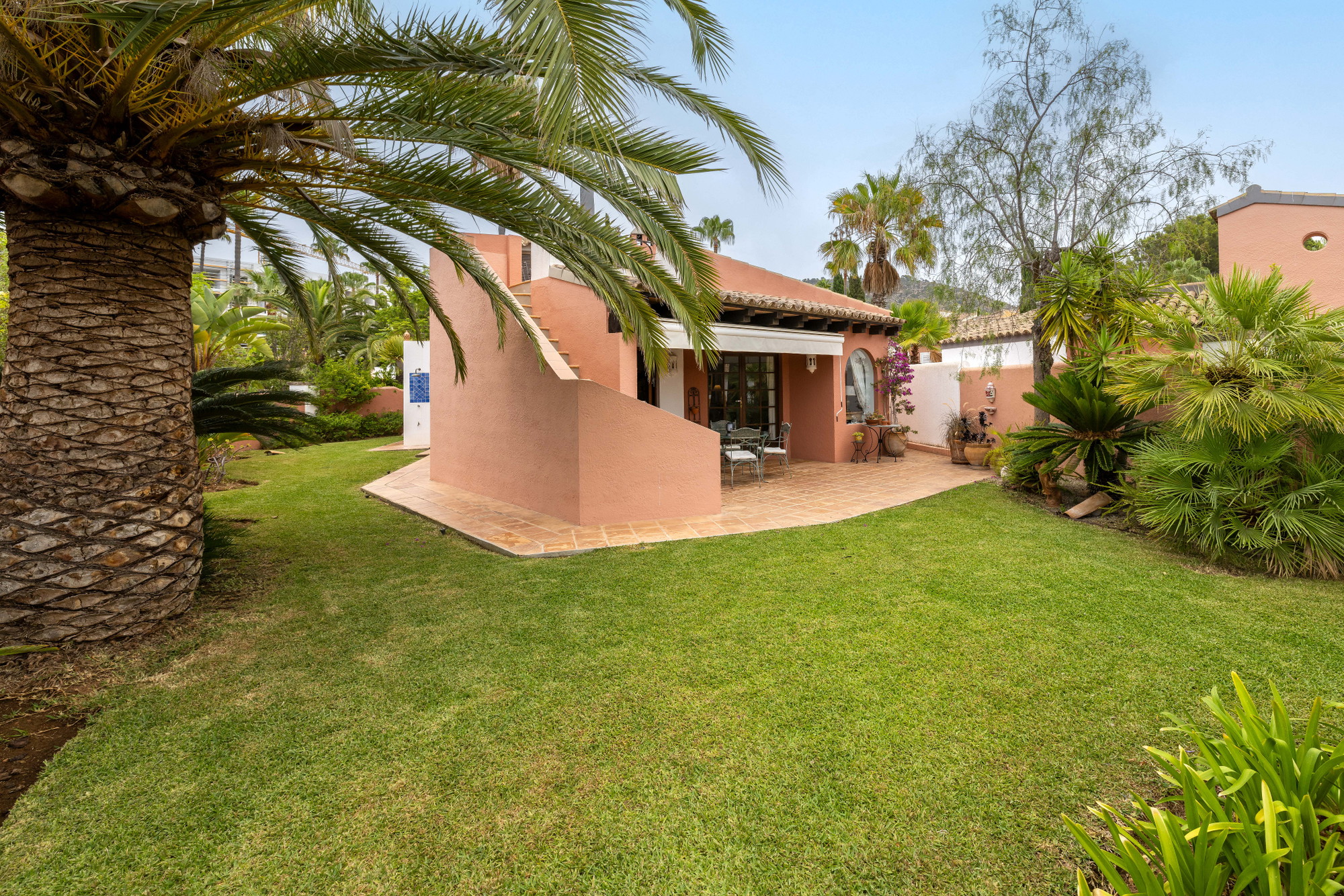 Beautiful finca in community-2