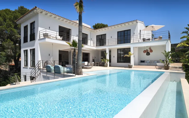 Modern och högkvalitativ villa med ett lugnt läge i Port Andratx