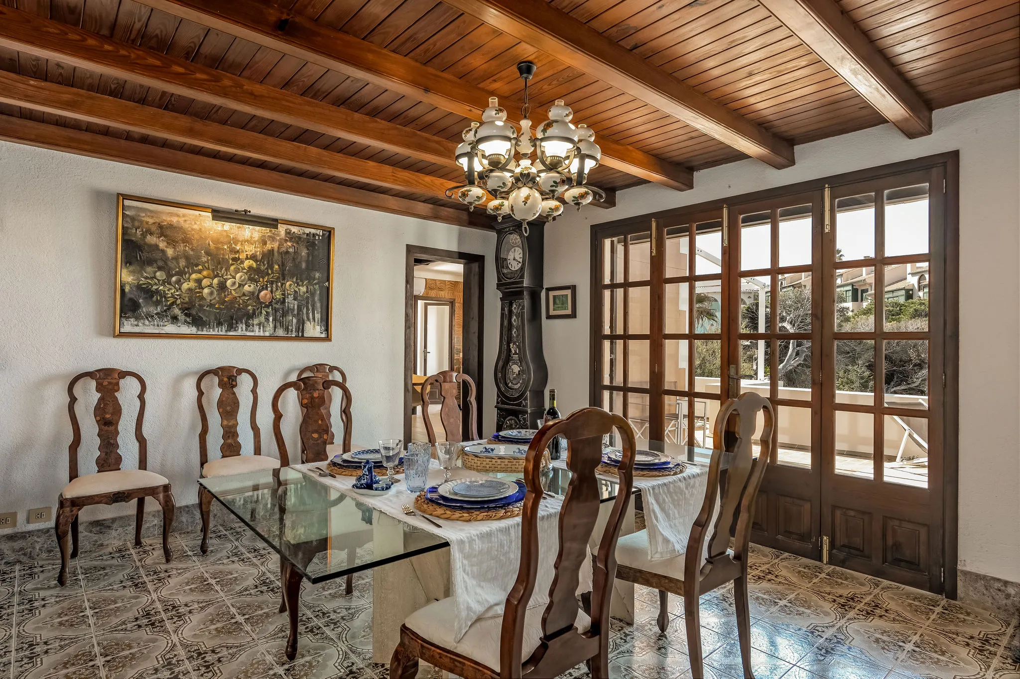 Rummelig villa med masser af potentiale og vidunderlig udsigt over Cala Agulla-8