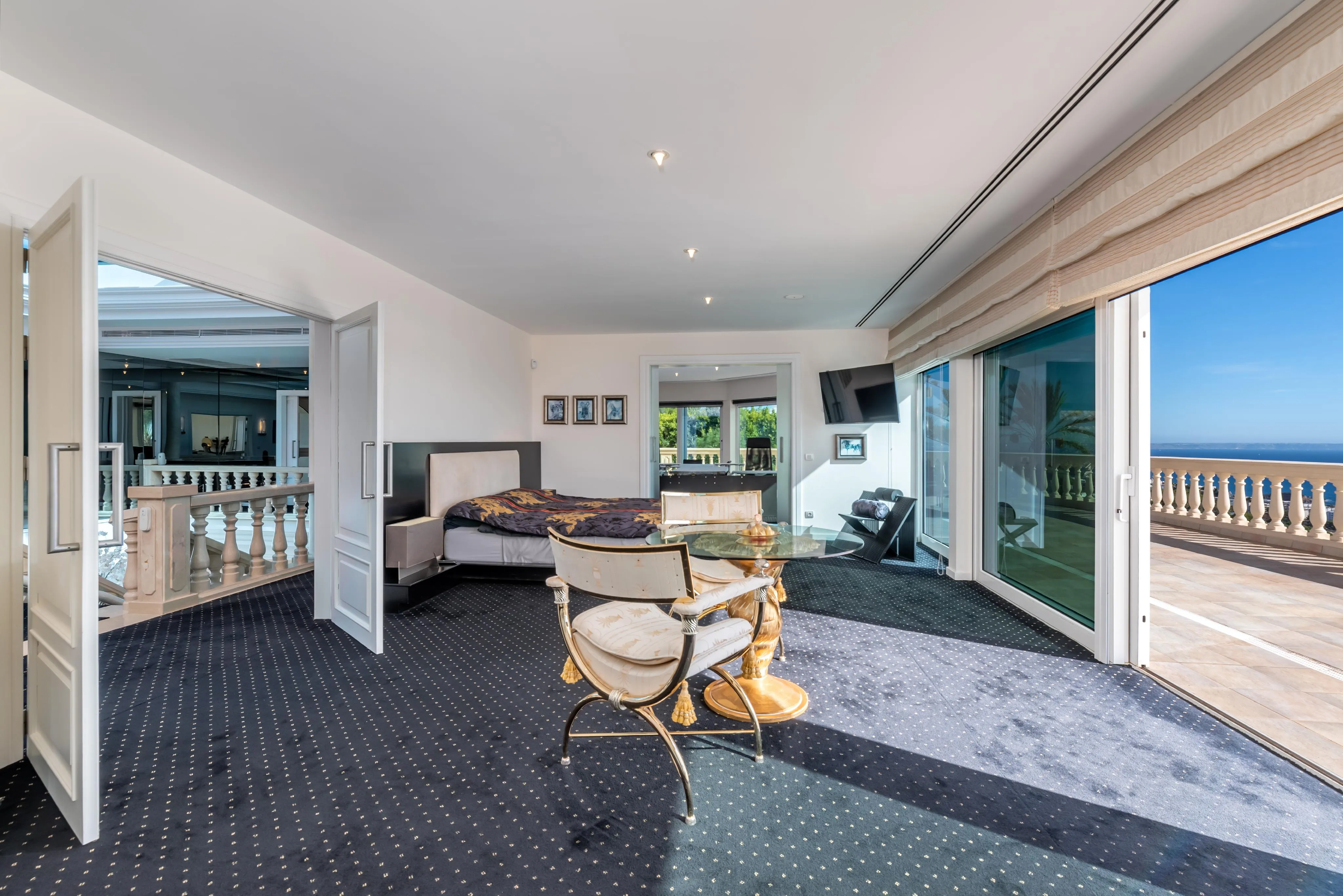 Magnífica villa mediterránea con vistas al mar impresionantes-10