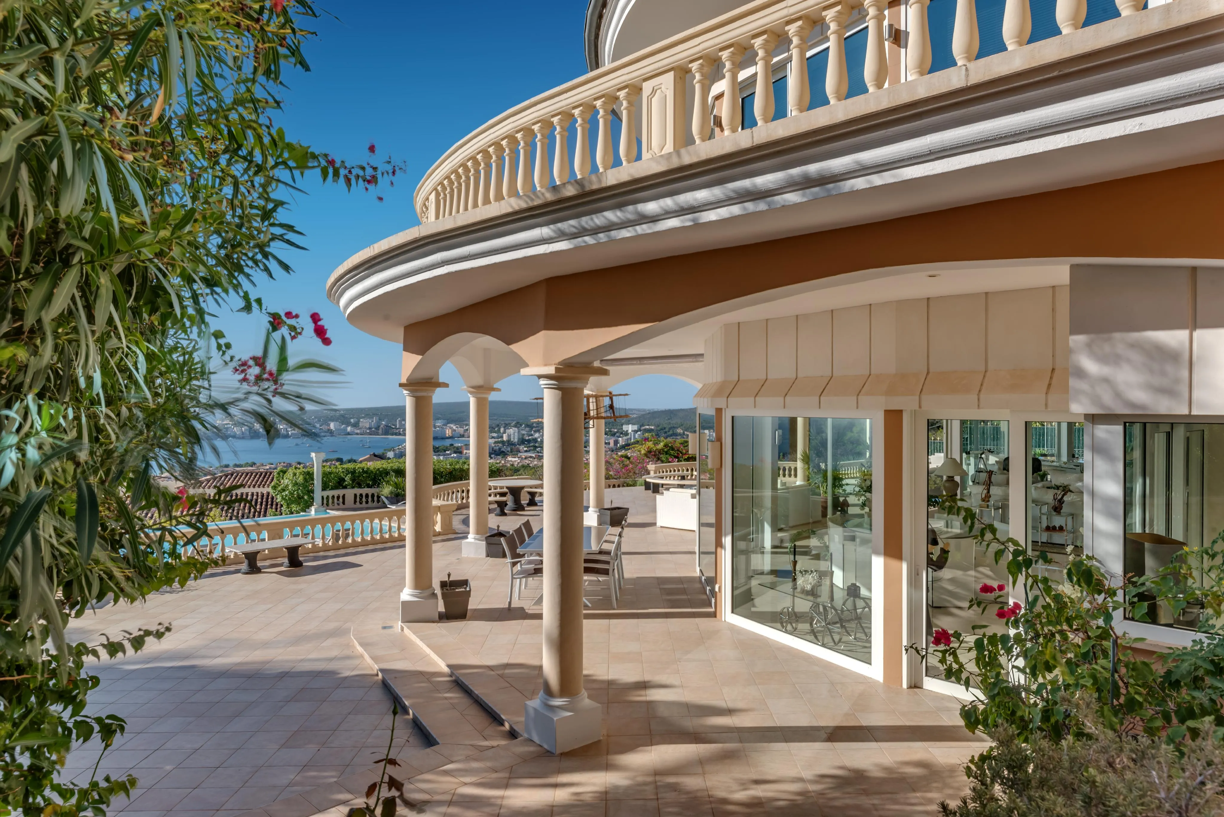 Magnífica villa mediterránea con vistas al mar impresionantes-23