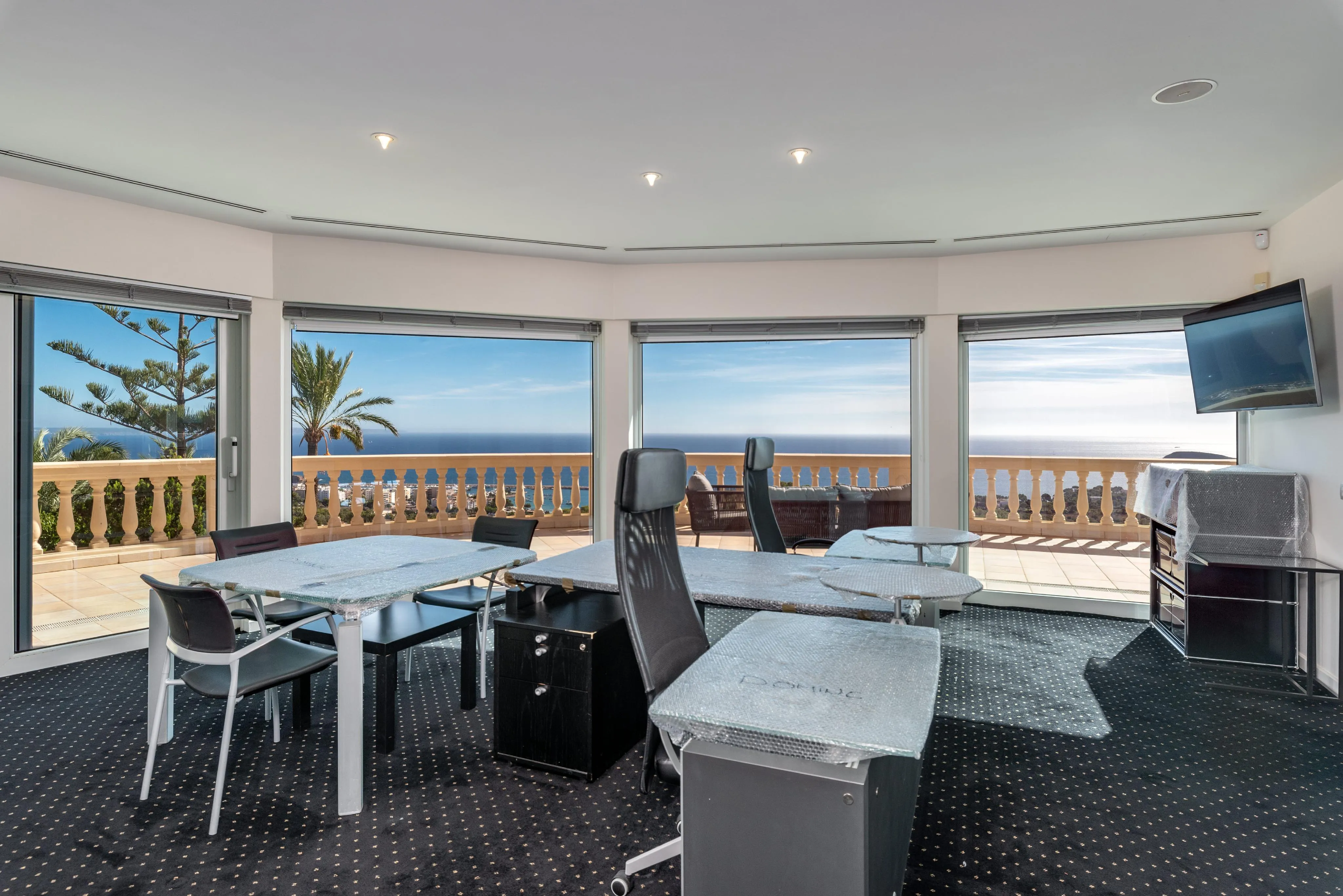 Magnífica villa mediterránea con vistas al mar impresionantes-17