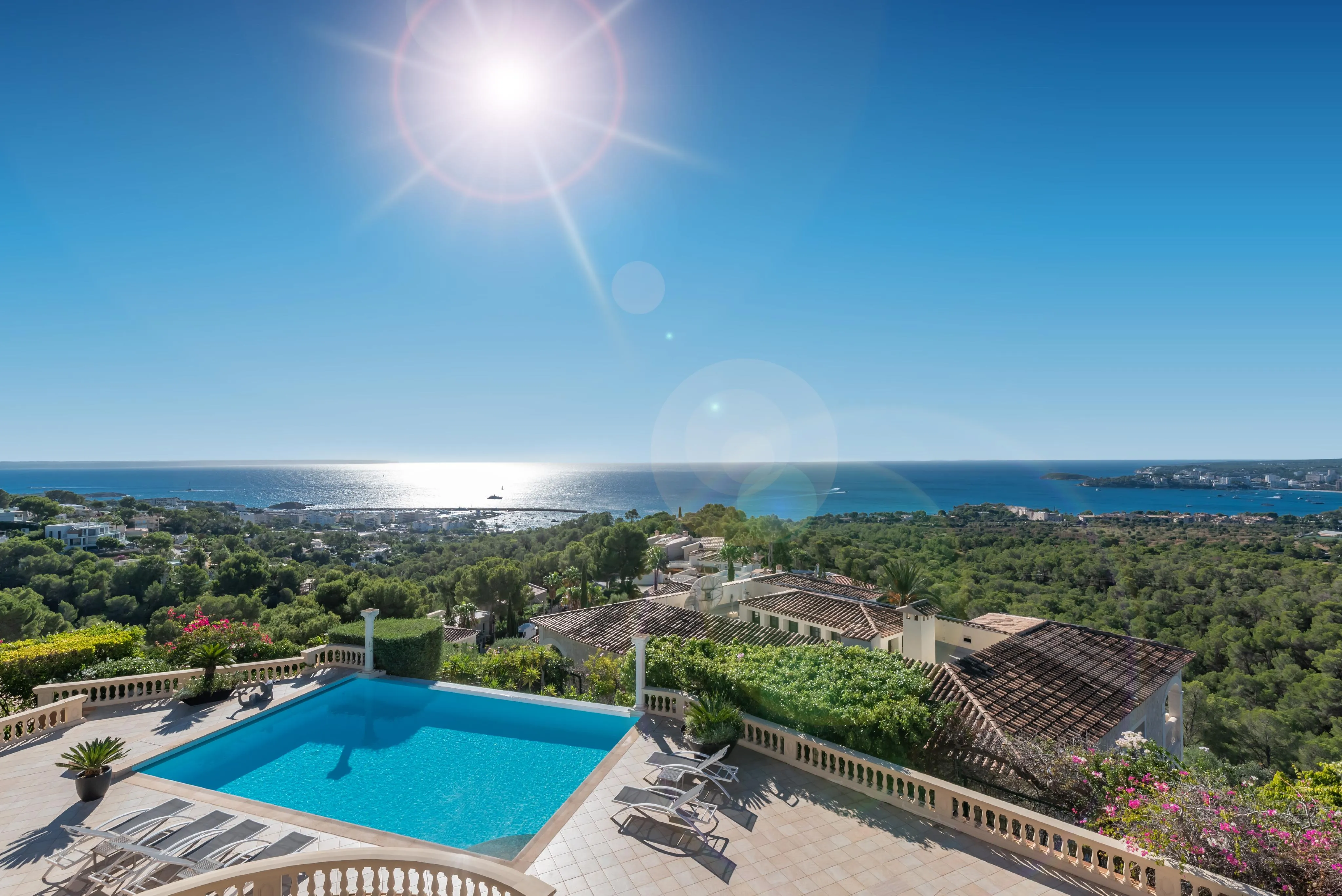 Magnífica villa mediterránea con vistas al mar impresionantes-29