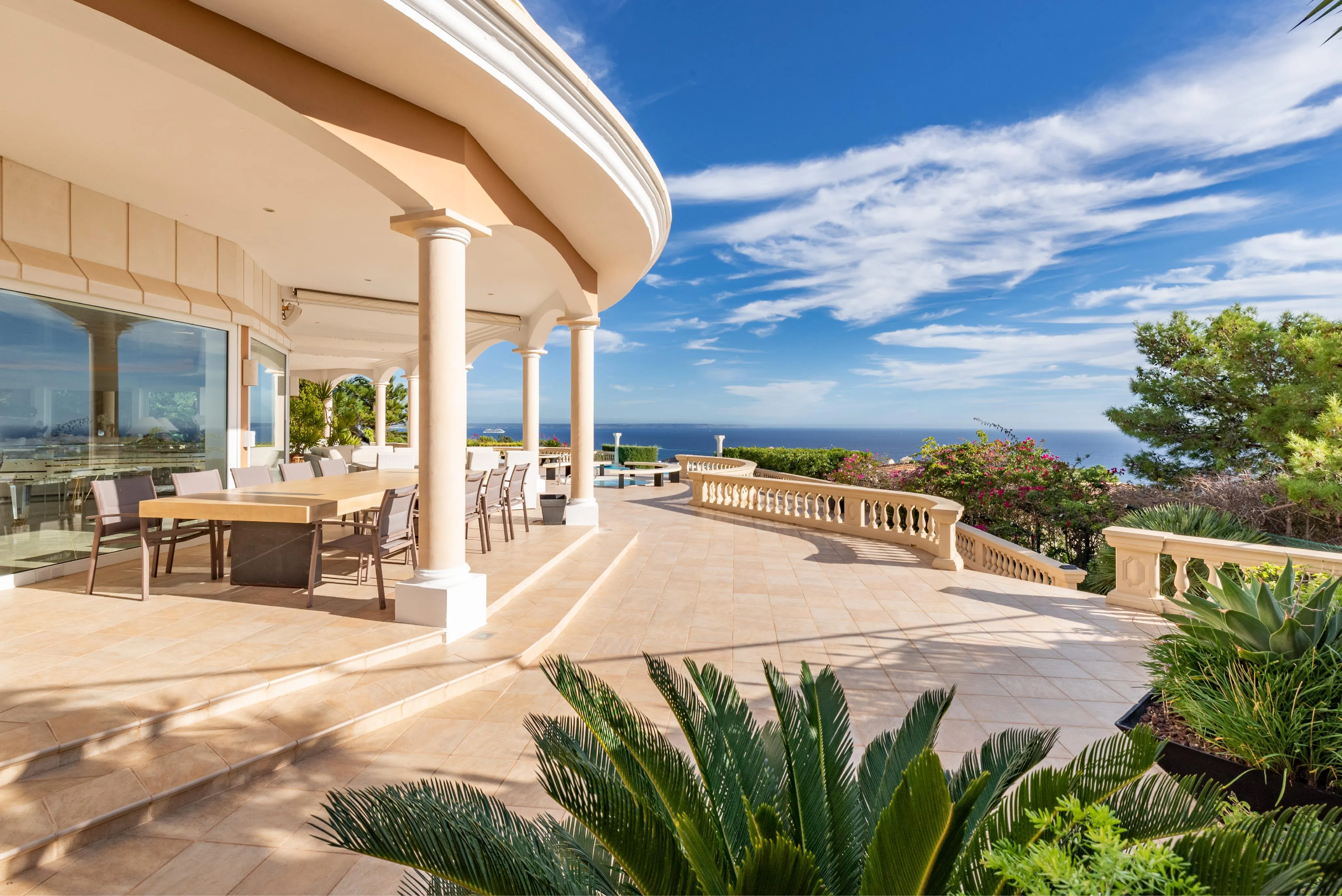 Magnífica villa mediterránea con vistas al mar impresionantes-22