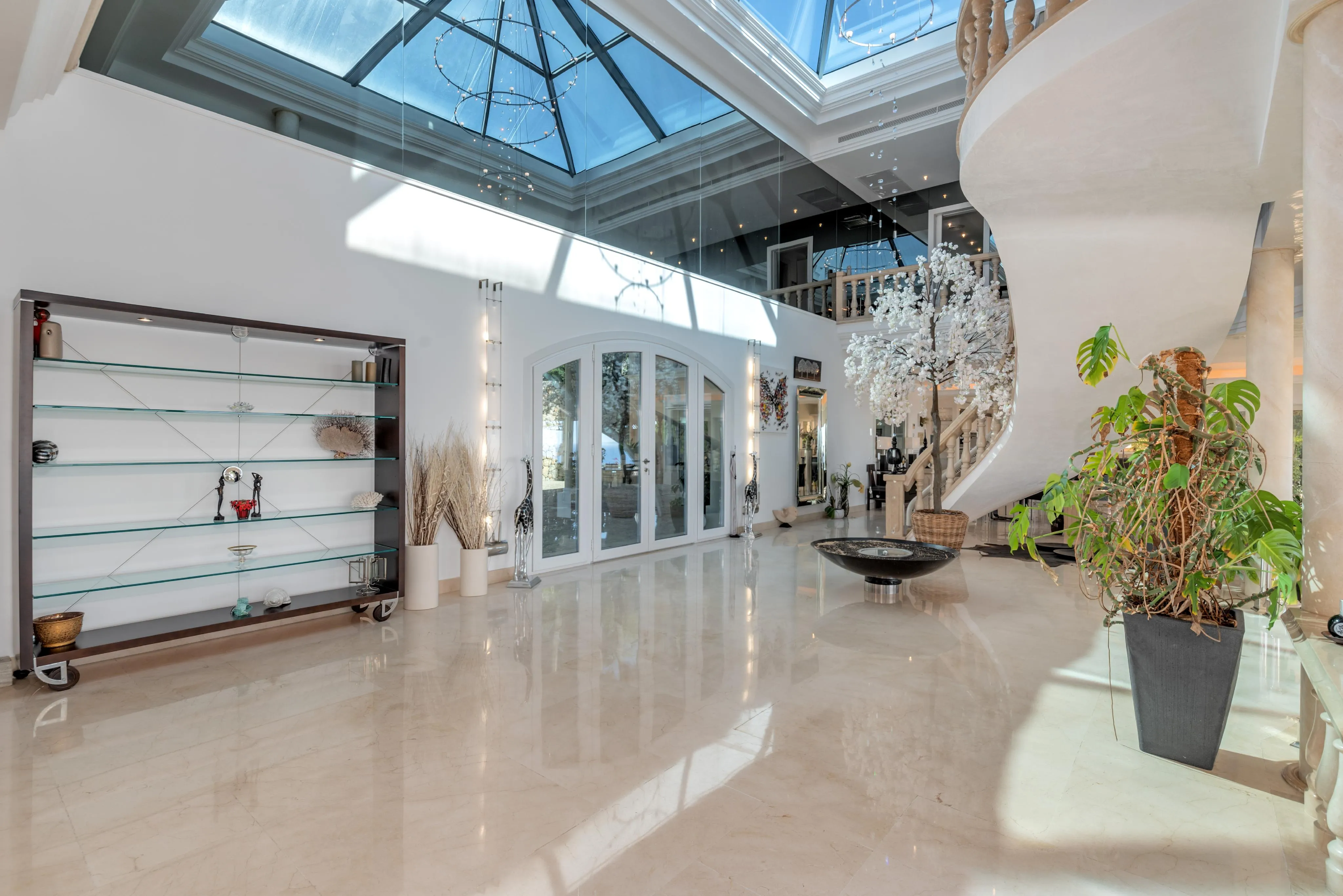 Magnífica villa mediterránea con vistas al mar impresionantes-7