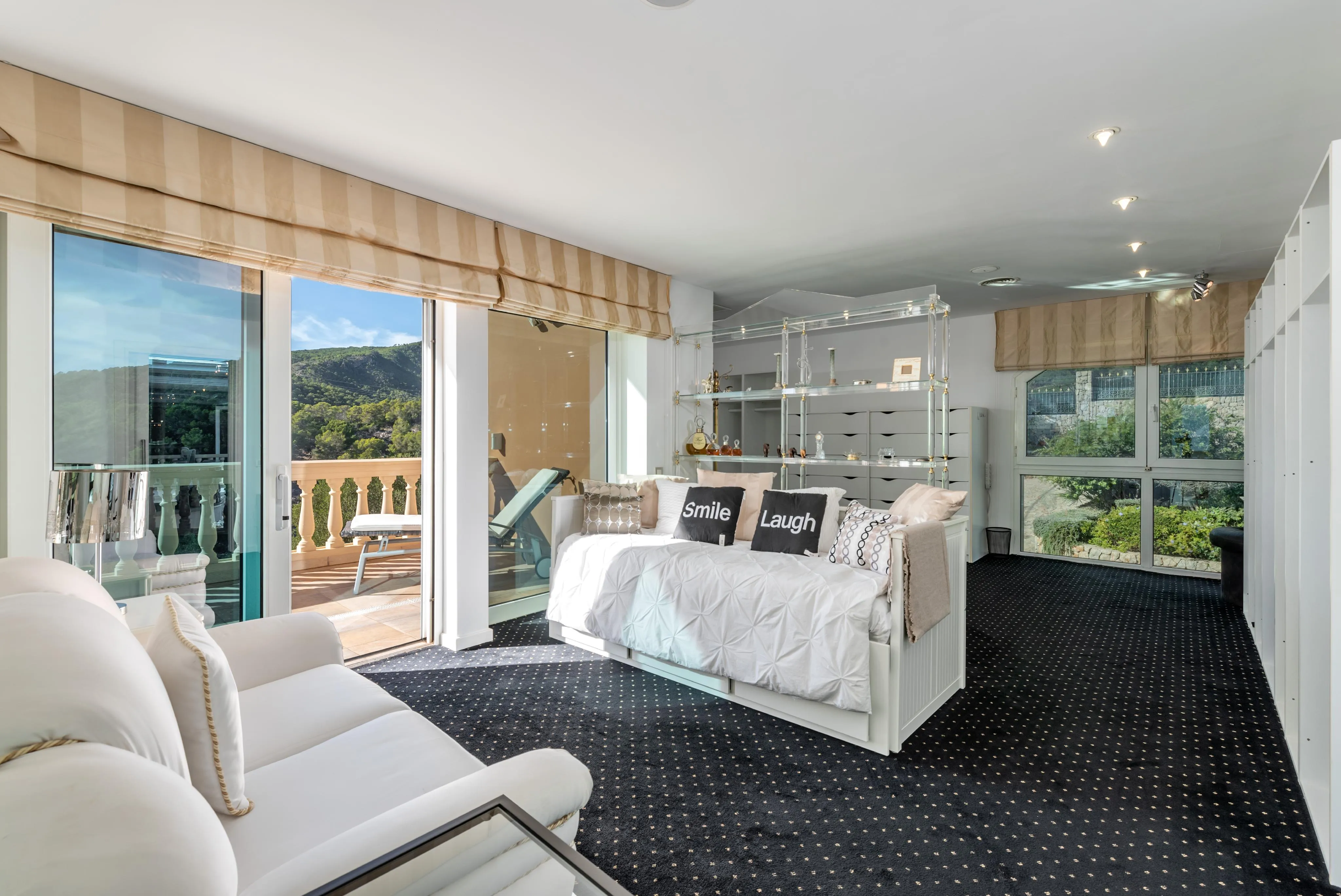 Magnífica villa mediterránea con vistas al mar impresionantes-18