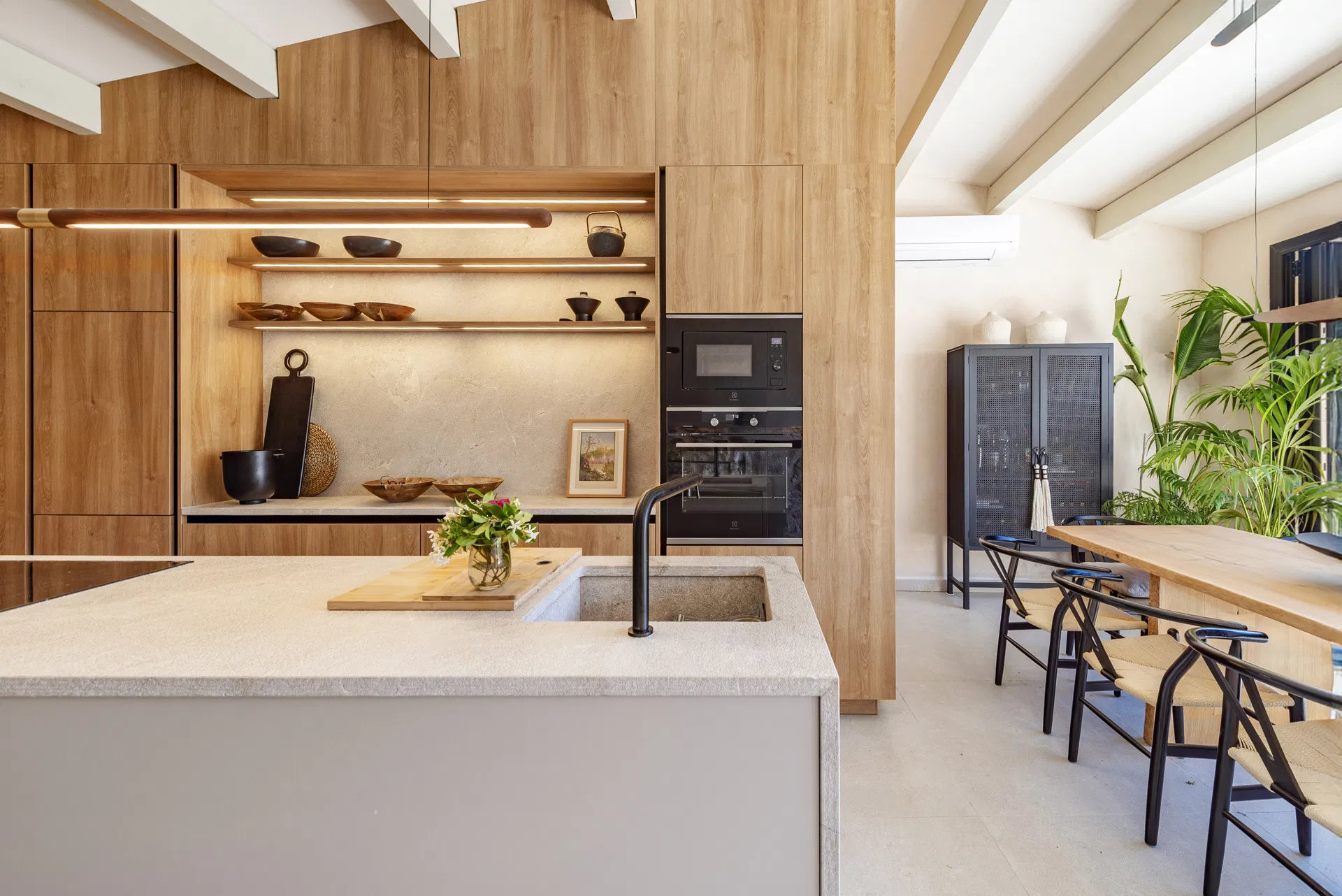 Magnifique maison de village avec garage dans le centre historique, rénovée avec goût et sophistication-11