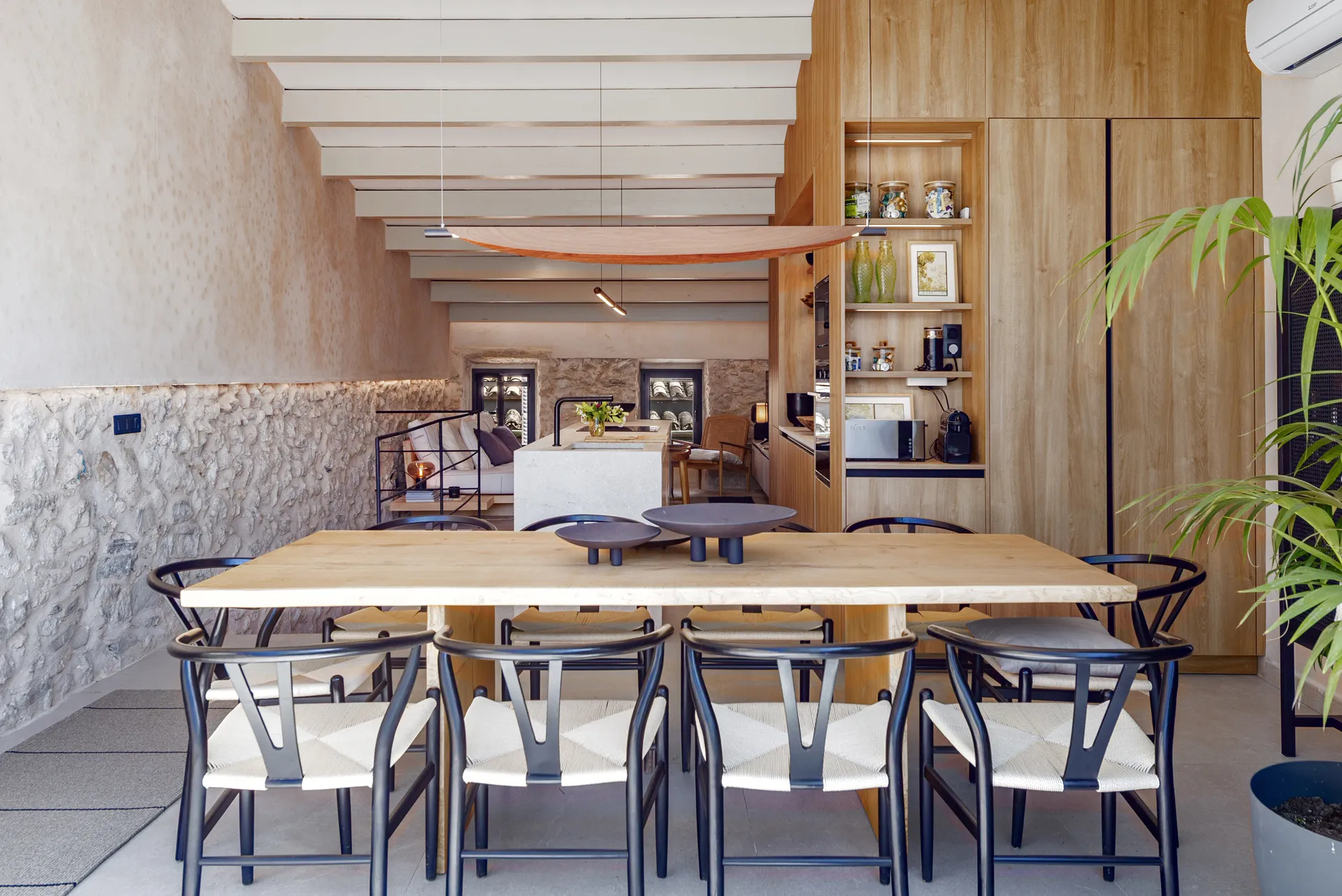 Magnifique maison de village avec garage dans le centre historique, rénovée avec goût et sophistication-5