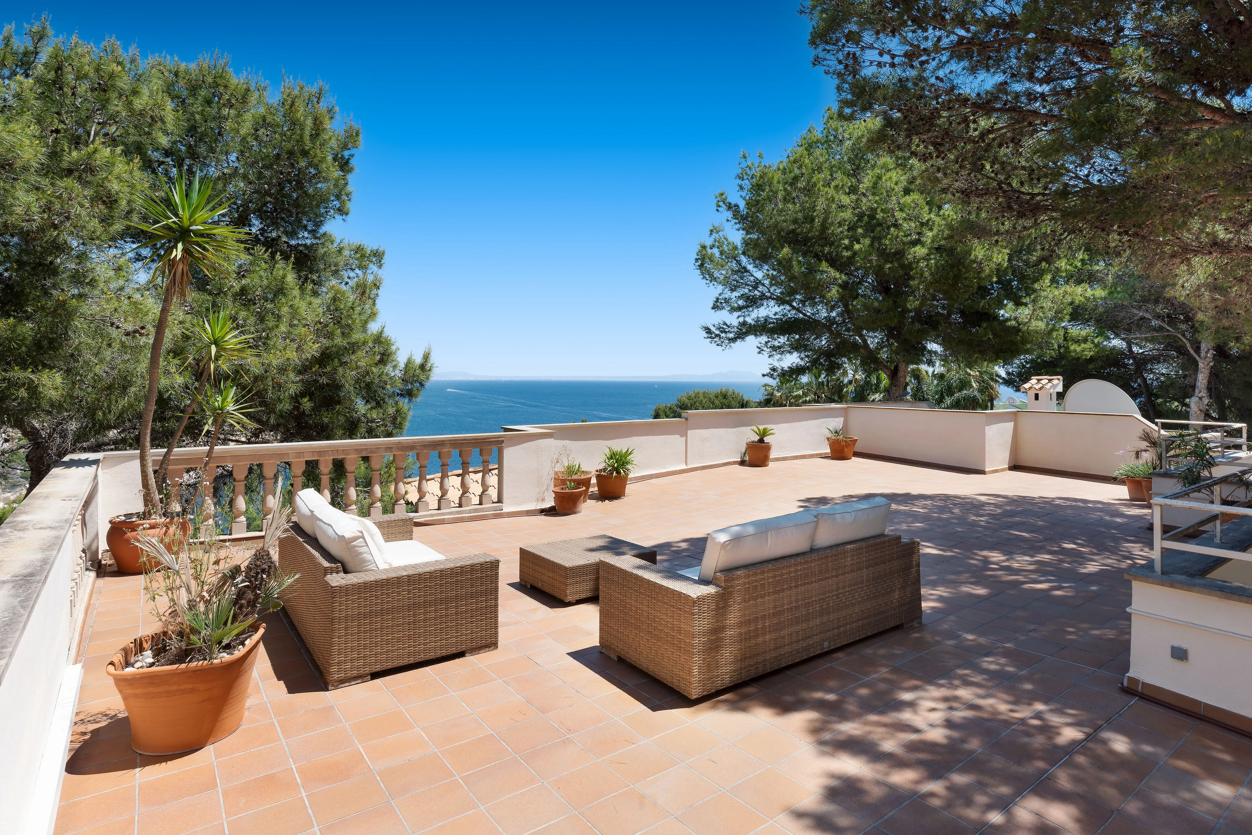 A charming  & secluded mediterranean villa with spectacular sea views-16