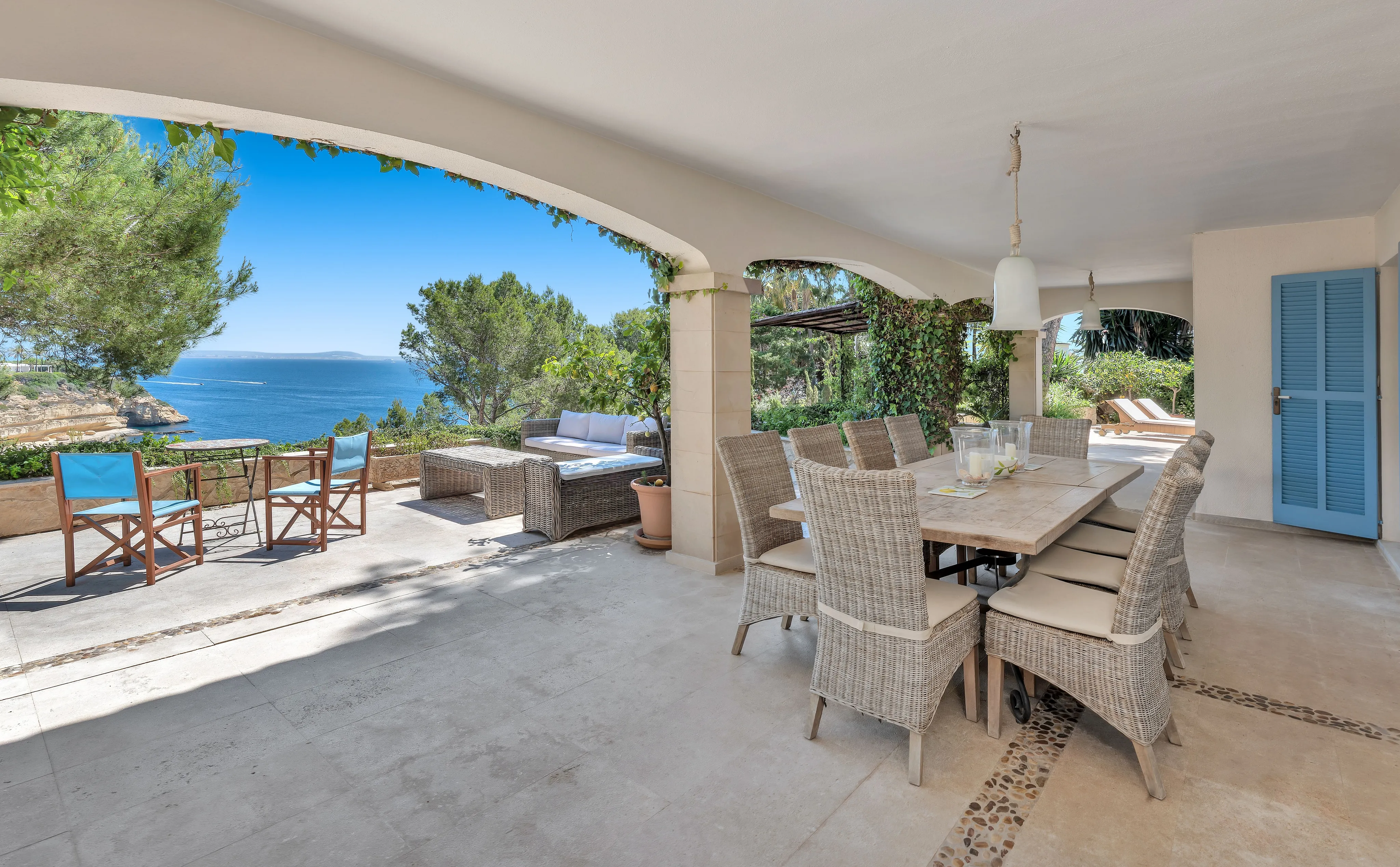 A charming  & secluded mediterranean villa with spectacular sea views-4