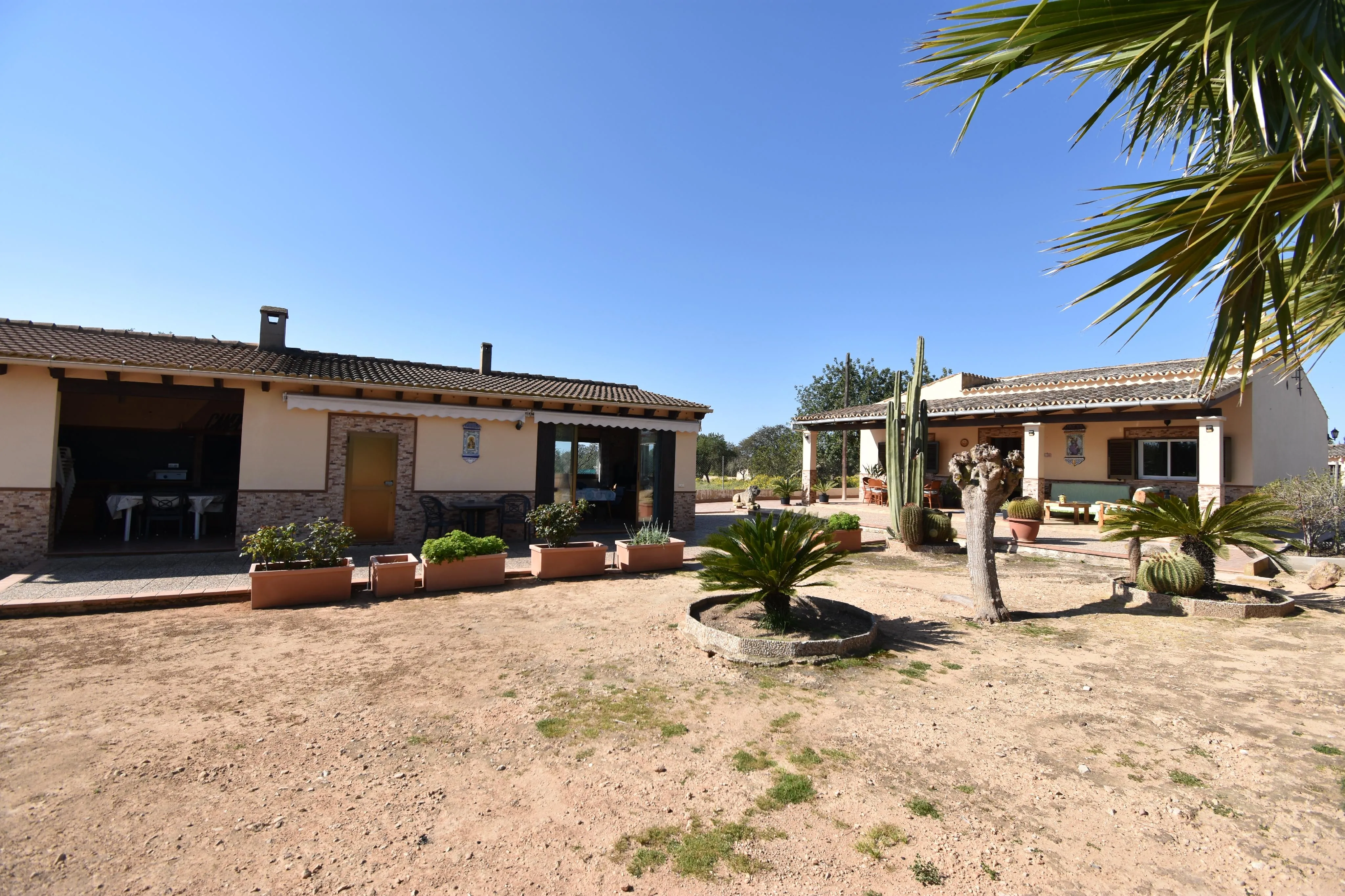 Rustik finca med pool og udsigt i Llucmajor-1