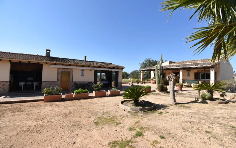 Finca rustique avec piscine et vue à Llucmajor