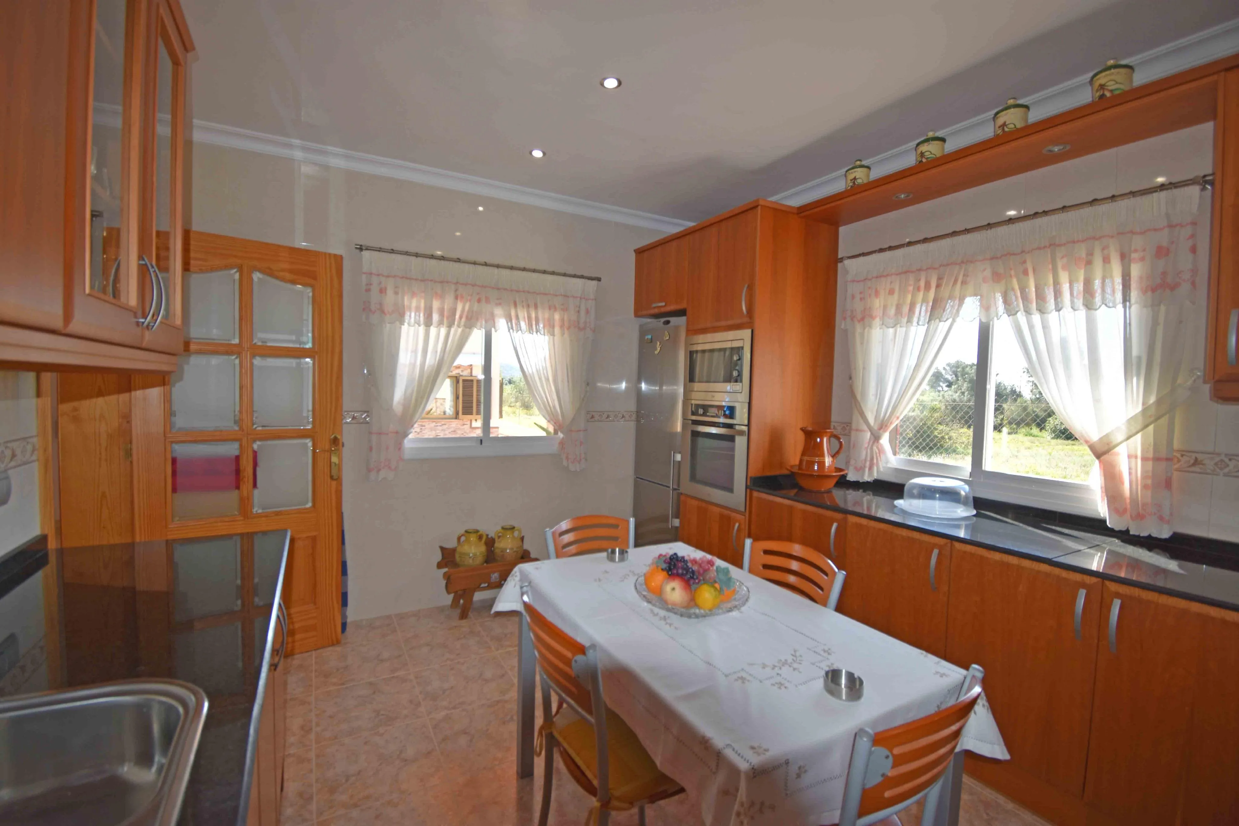 Rustik finca med pool og udsigt i Llucmajor-8