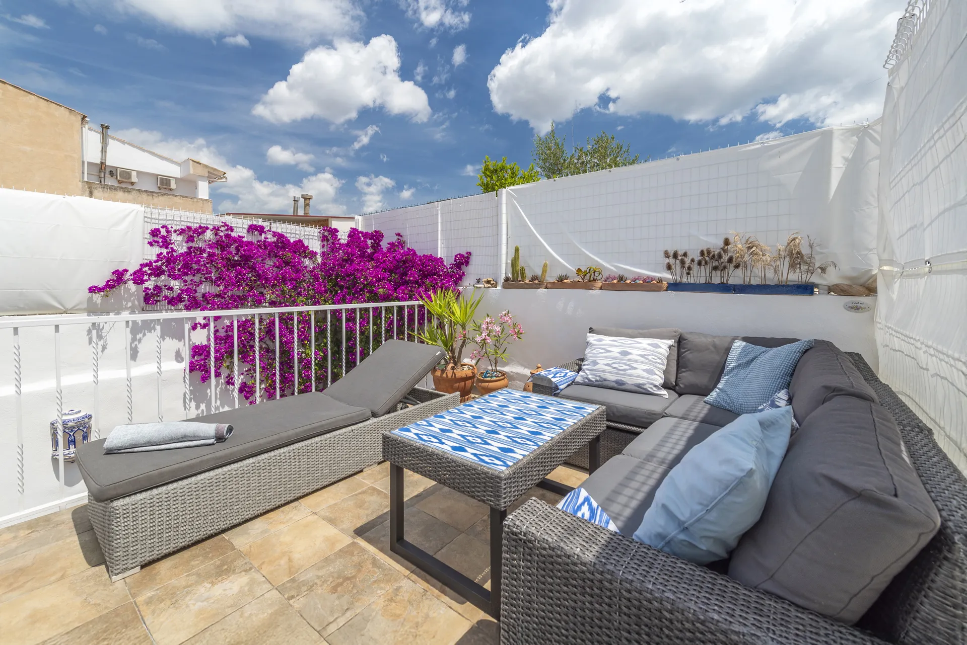 Casa de pueblo con encanto y espacio exterior en el corazón de Muro-1