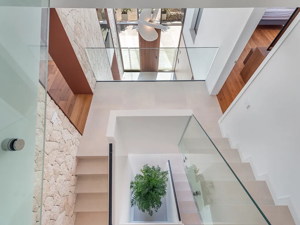 Newly Built Villa in Purist Style on the First Sea Line-12