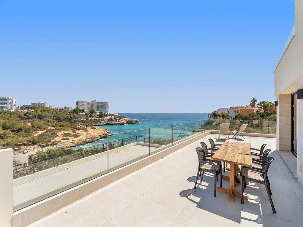 Villa di nuova costruzione in stile purista sul lungomare-7